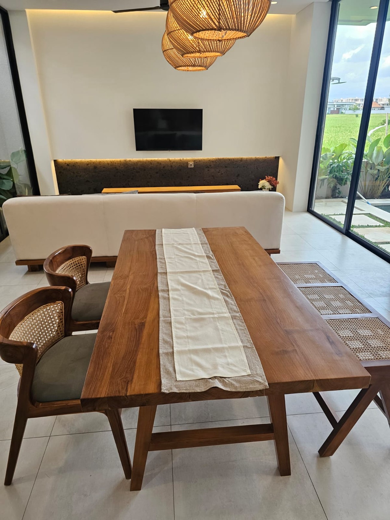 Leasehold - Luxurious 3-Floor Villa Near Cemagi Beach with Rooftop Gazebo and Private Pool