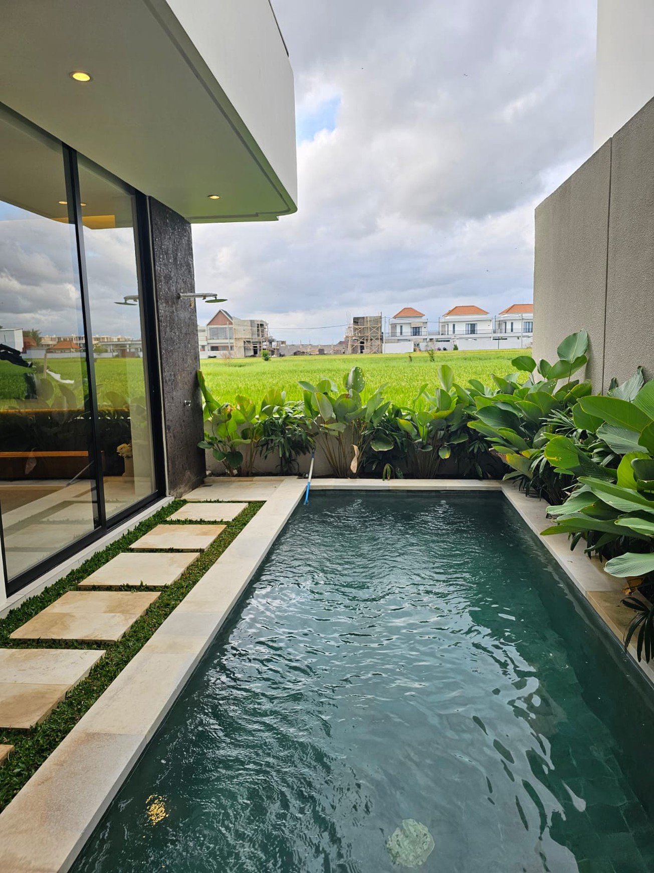 Leasehold - Luxurious 3-Floor Villa Near Cemagi Beach with Rooftop Gazebo and Private Pool