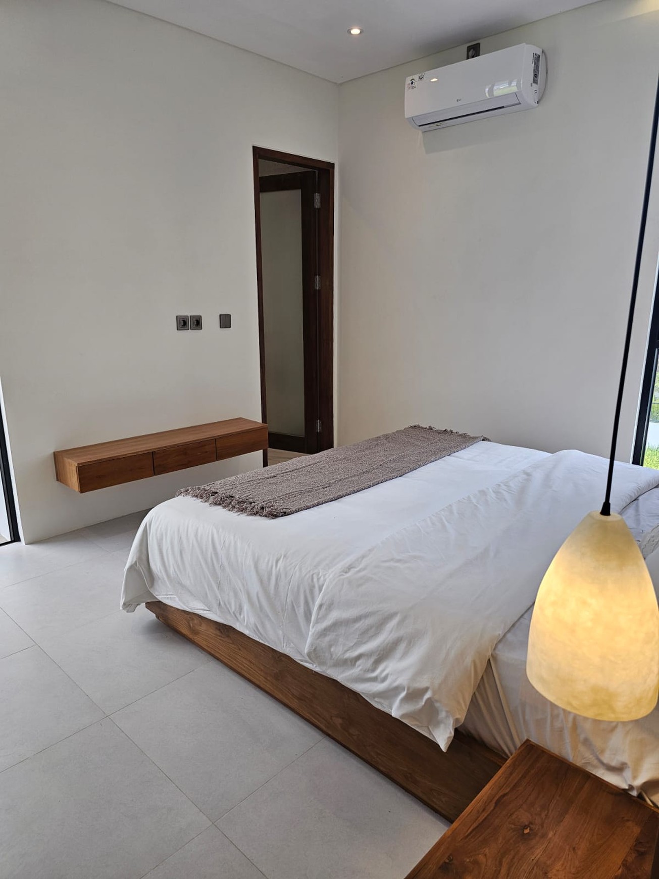 Leasehold - Luxurious 3-Floor Villa Near Cemagi Beach with Rooftop Gazebo and Private Pool