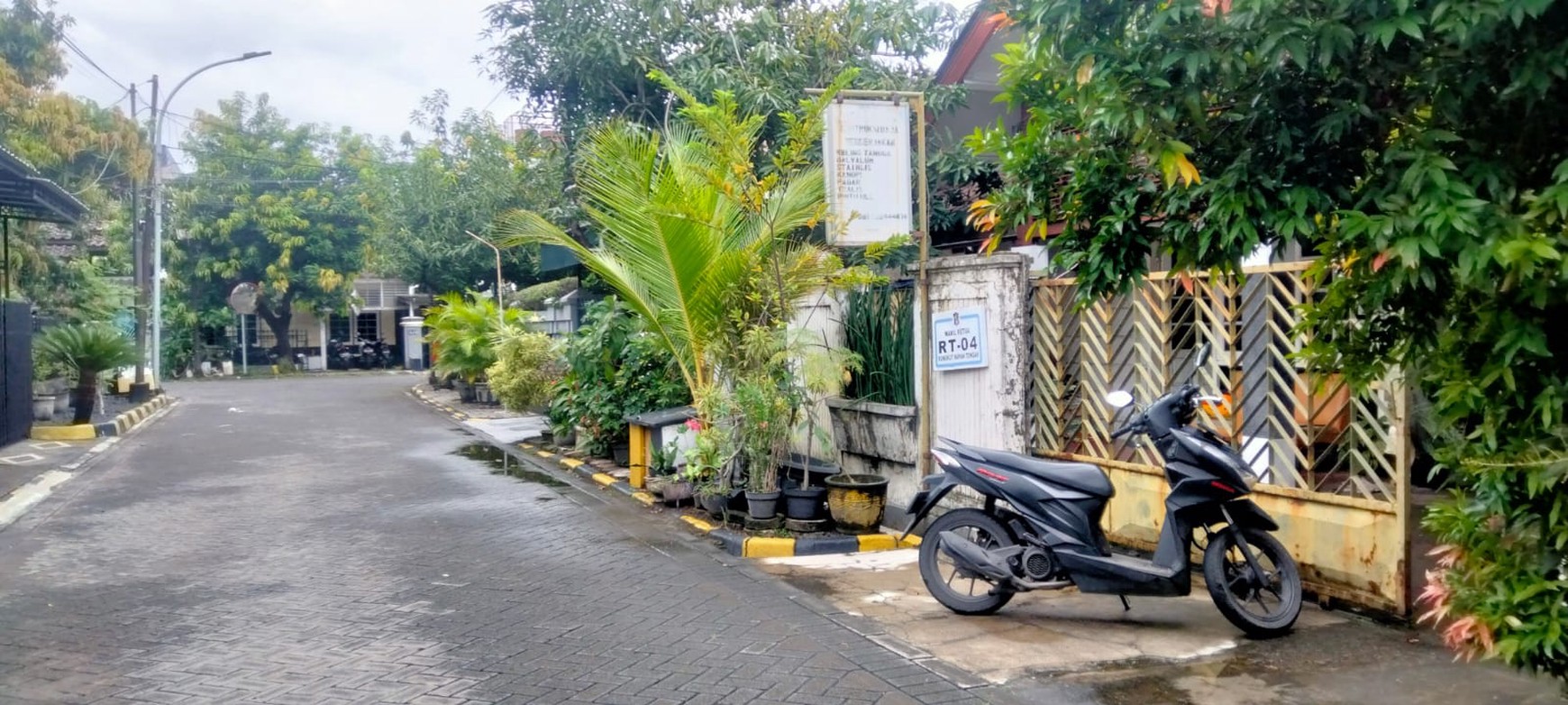 Rumah Surabaya Timur Dekat Kampus UPN Rungkut Mapan Tengah