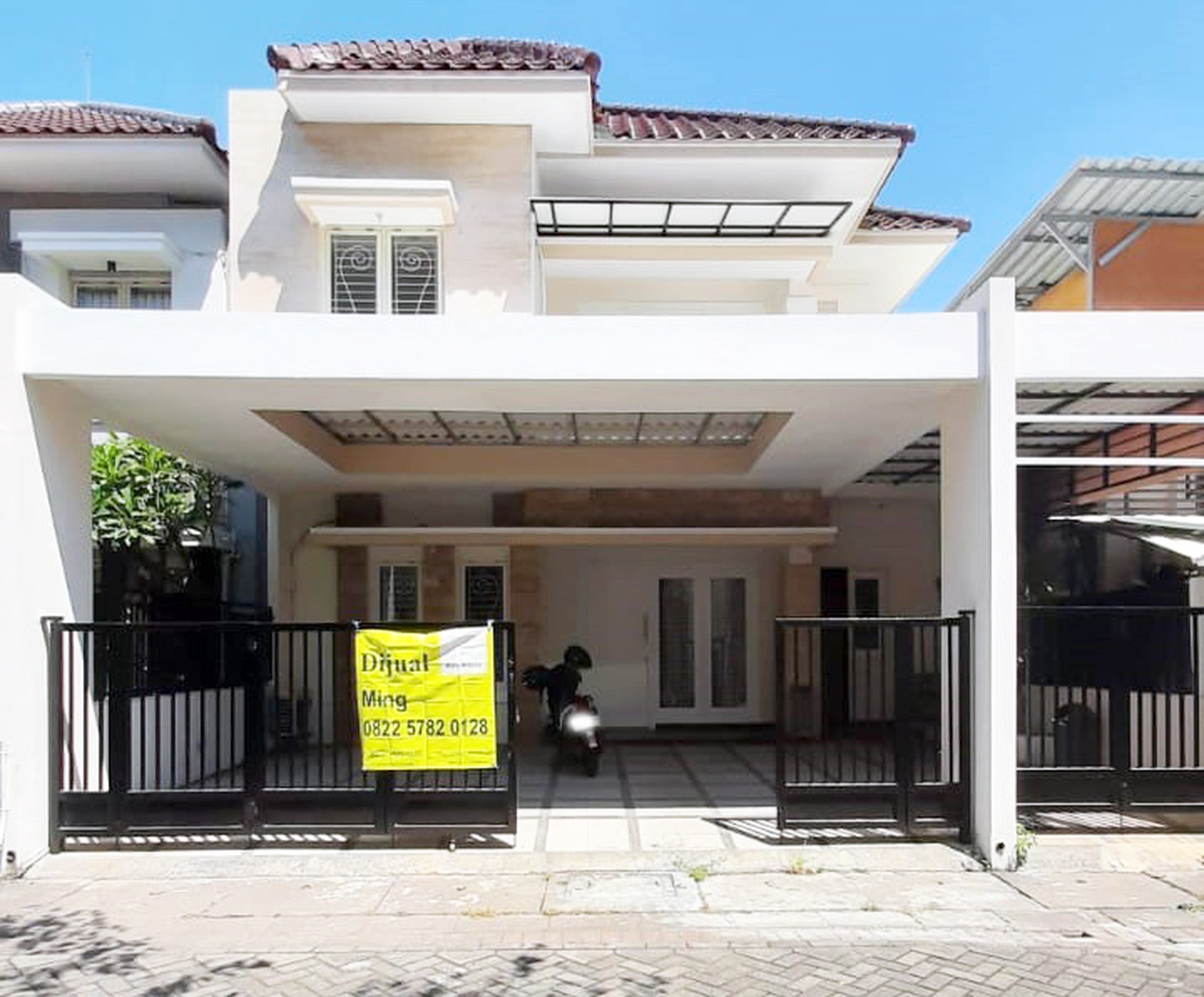 Rumah di Central Park A. Yani Surabaya Selatan, Minimalis, 2 Lantai, SIAP HUNI !!! - MG -