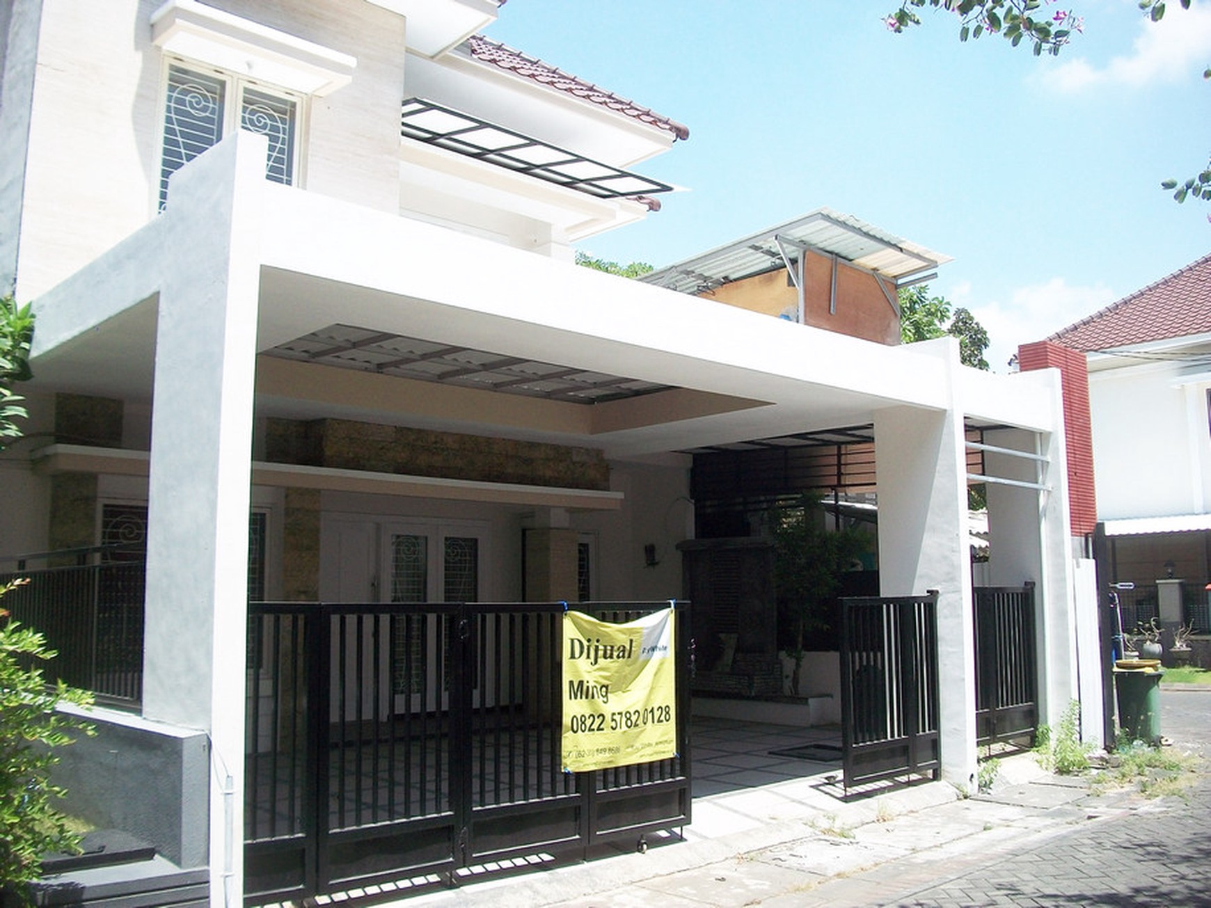 Rumah di Central Park A. Yani Surabaya Selatan, Minimalis, 2 Lantai, SIAP HUNI !!! - MG -