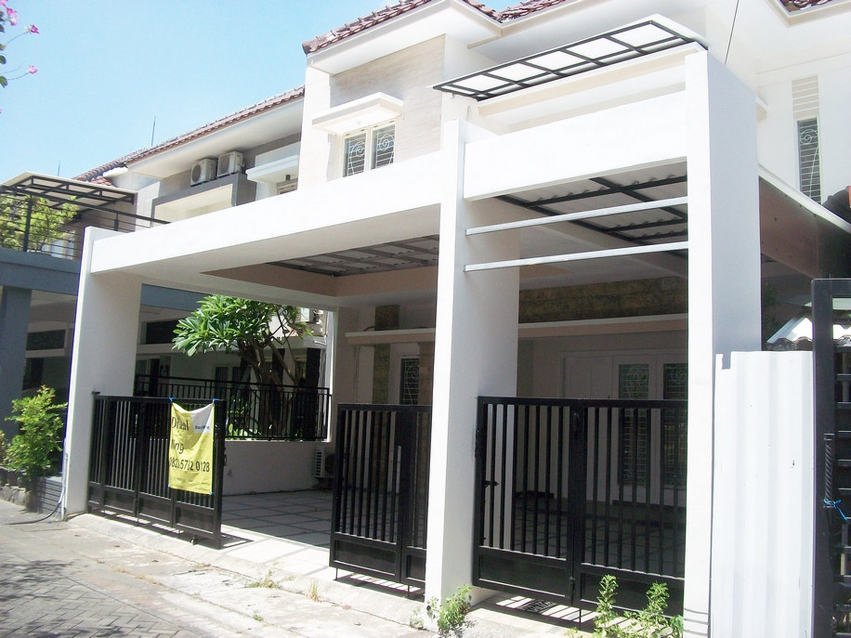 Rumah di Central Park A. Yani Surabaya Selatan, Minimalis, 2 Lantai, SIAP HUNI !!! - MG -
