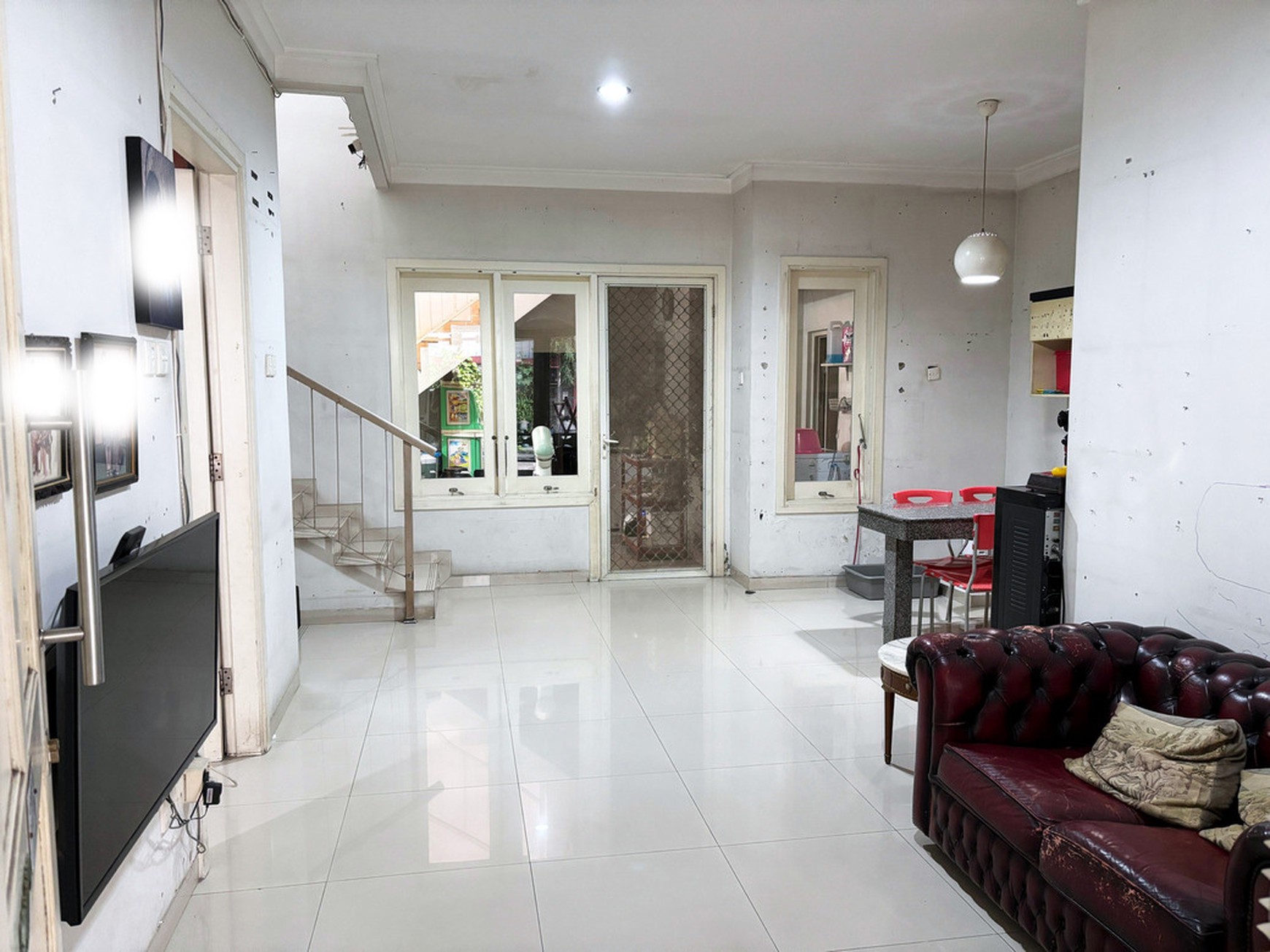 Rumah di Central Park A. Yani Surabaya Selatan, Minimalis, 2 Lantai, SIAP HUNI !!! - MG -