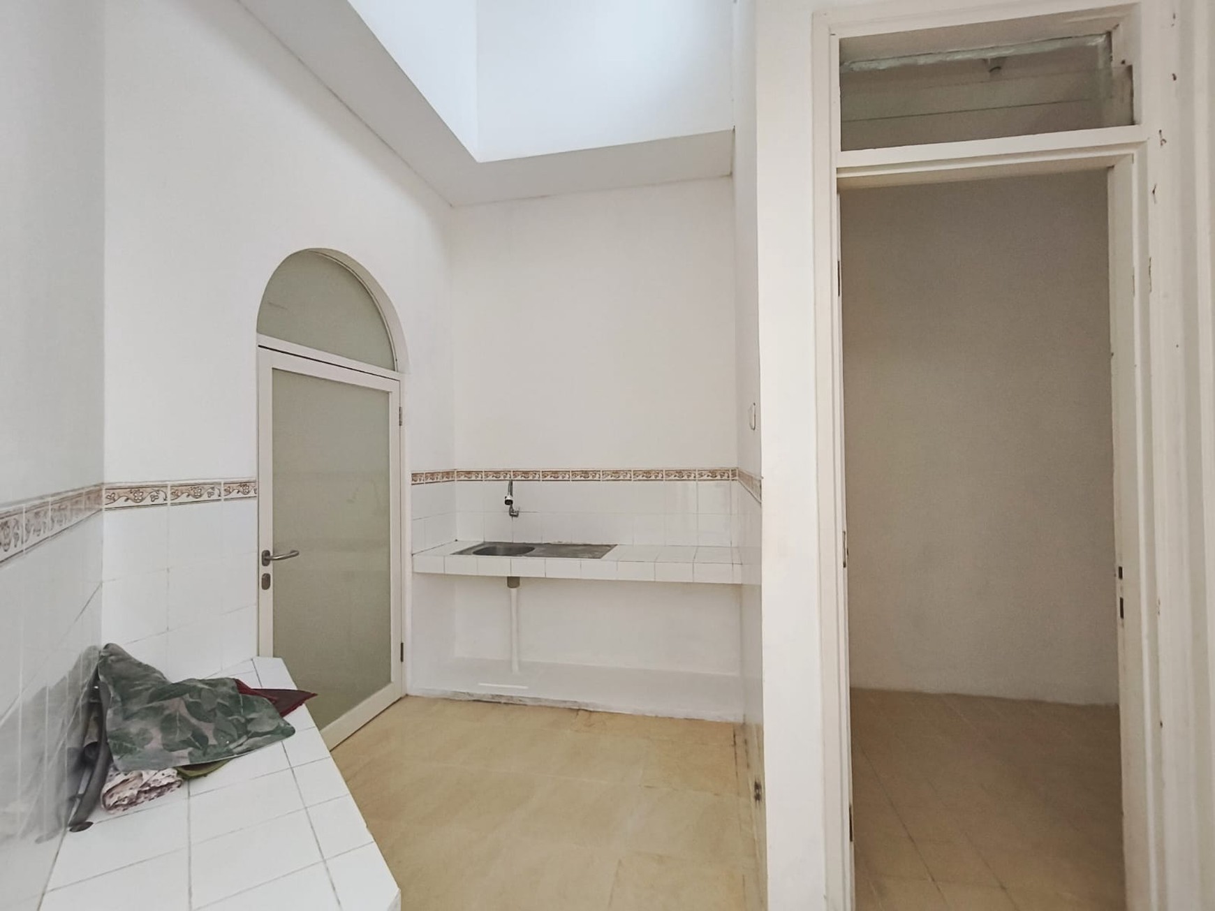 Disewakan Rumah  Siap Huni 1 lantai  Royal Park Citraland Surabaya