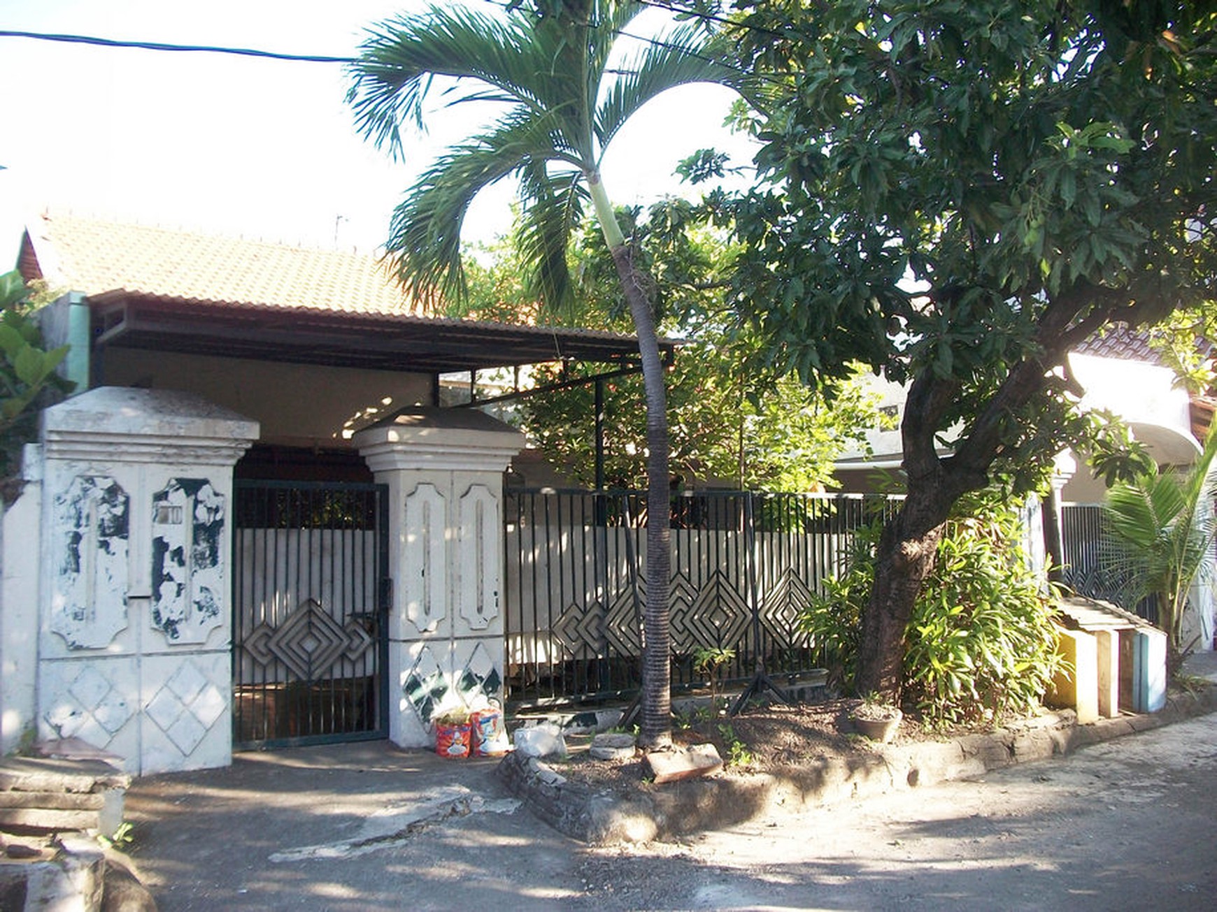 Rumah di Kendangsari Surabaya Selatan, Lokasi dekat Jalan Raya Margorejo & Raya Jemursari