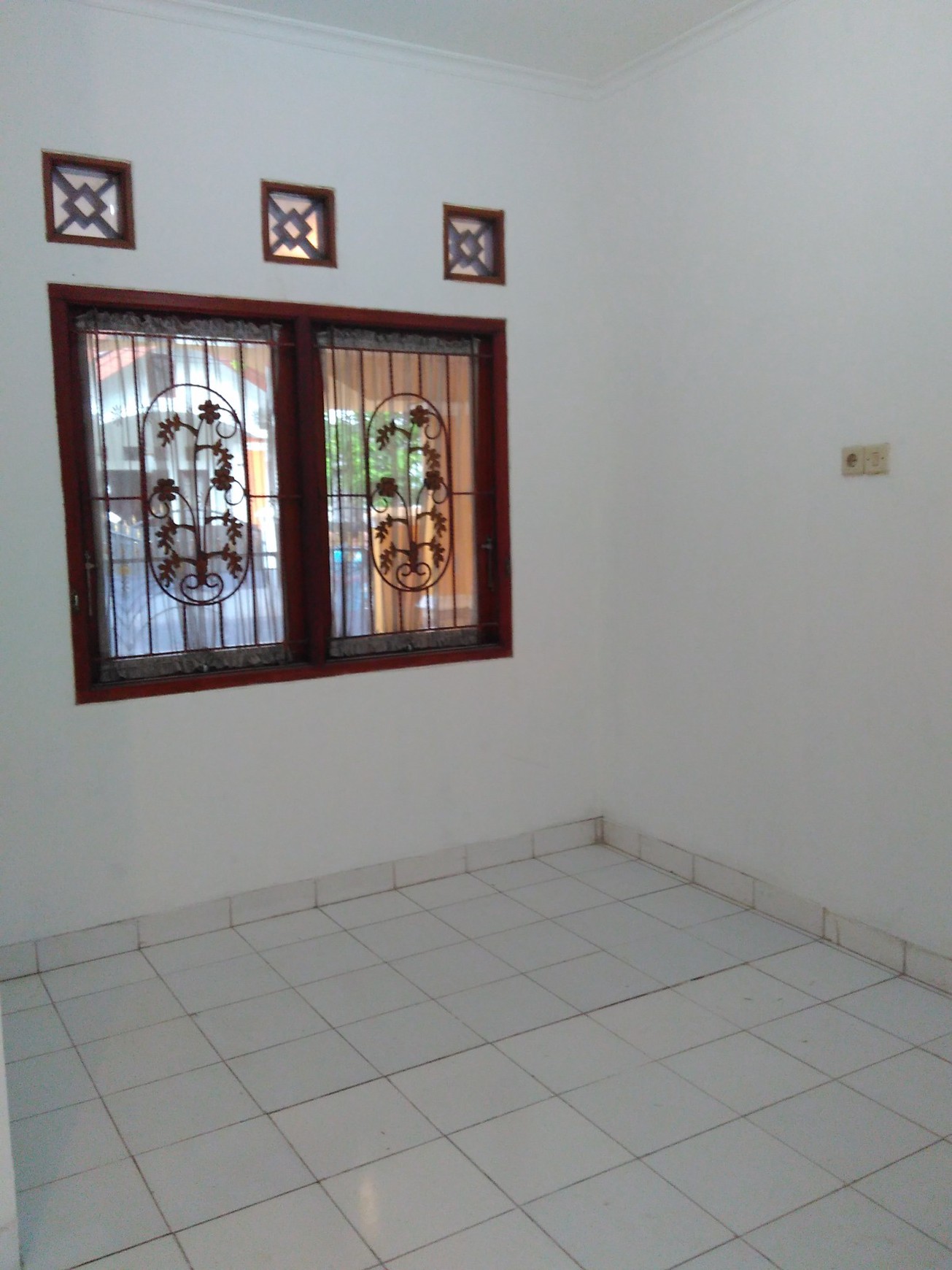 Rumah Siap Huni dan Sangat Terawat di Villa Nusa Indah 3, Gunung Putri, Bogor