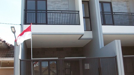 Rumah Baru Gress !!! di Nirwana Eksekutif Surabaya Timur, Minimalis, 2 Lantai, SIAP HUNI !!!