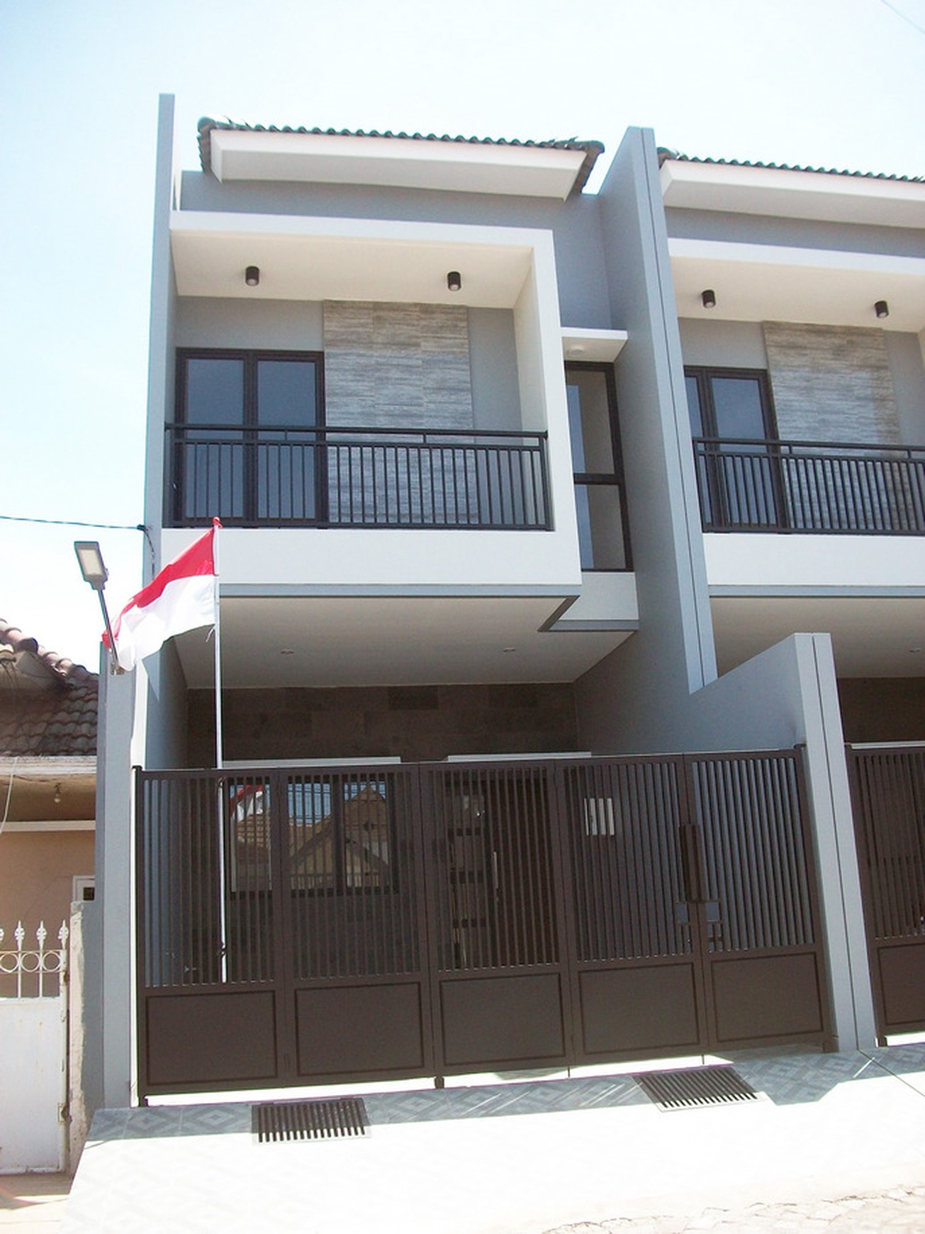 Rumah Baru Gress !!! di Nirwana Eksekutif Surabaya Timur, Minimalis, 2 Lantai, SIAP HUNI !!!