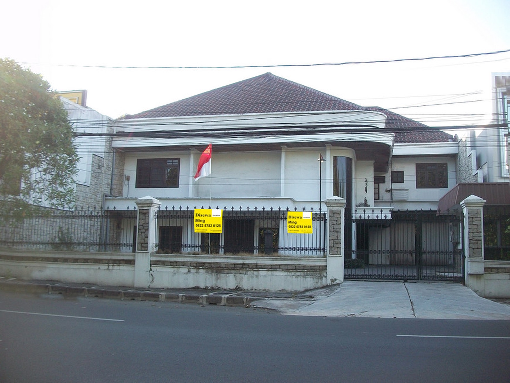 Rumah Usaha di Raya Jemursari Surabaya Selatan, Lokasi Sangat Strategis, Nol Jalan Raya, Dekat Hotel2, Parkir Luas - MG -