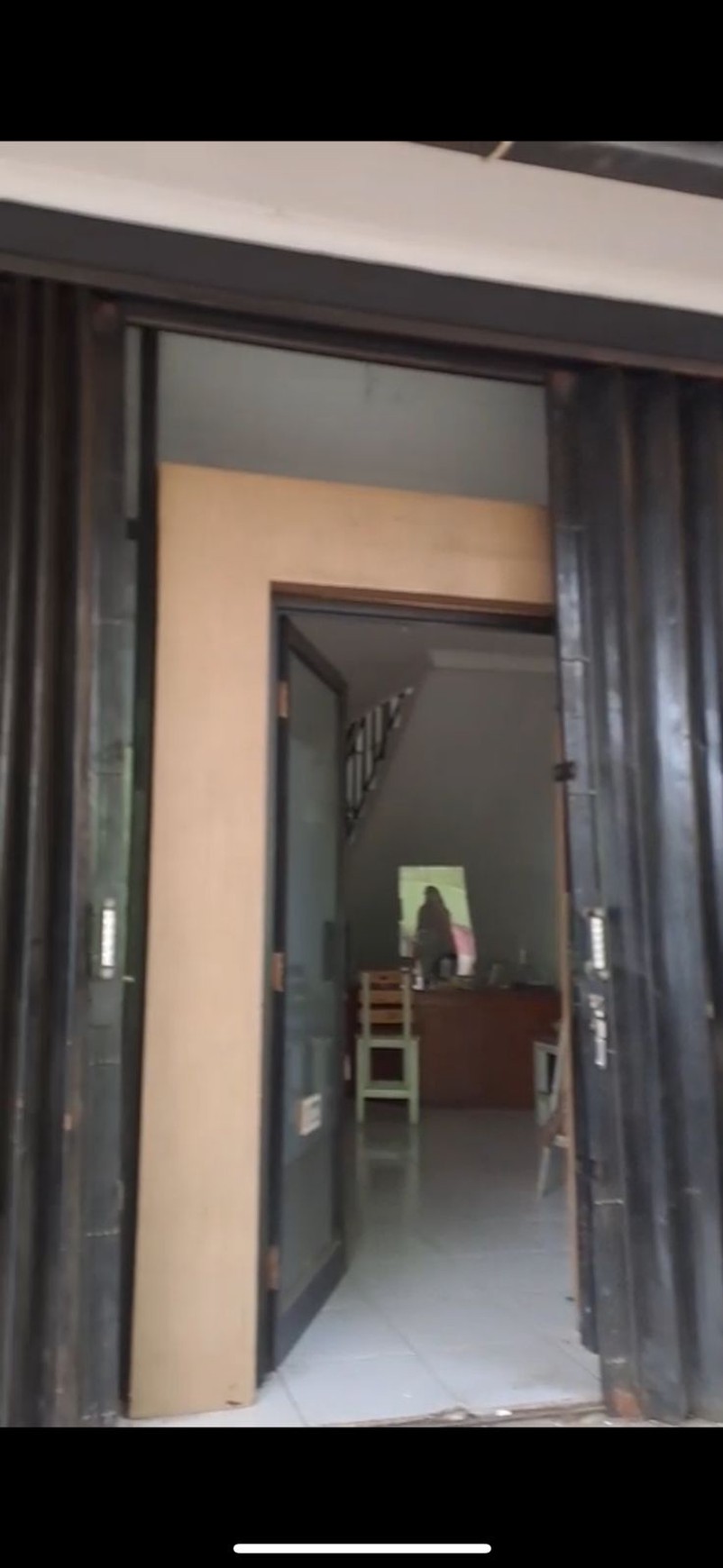 Ruko 2 1/2 Lantai Rooftop di Lokasi Strategis Komersil Puri Serpong 2, 7 Menit Ke BSD