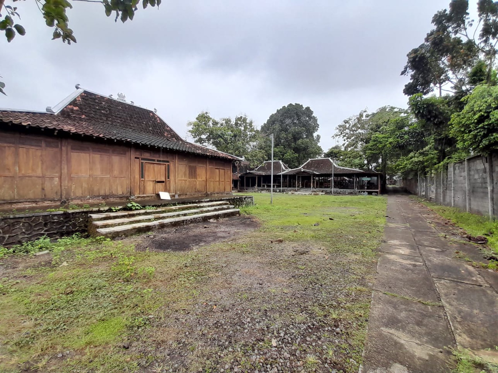 Tanah Komersial Luas 5.535 Meter Persegi Lokasi Premium di Mlati Sleman 