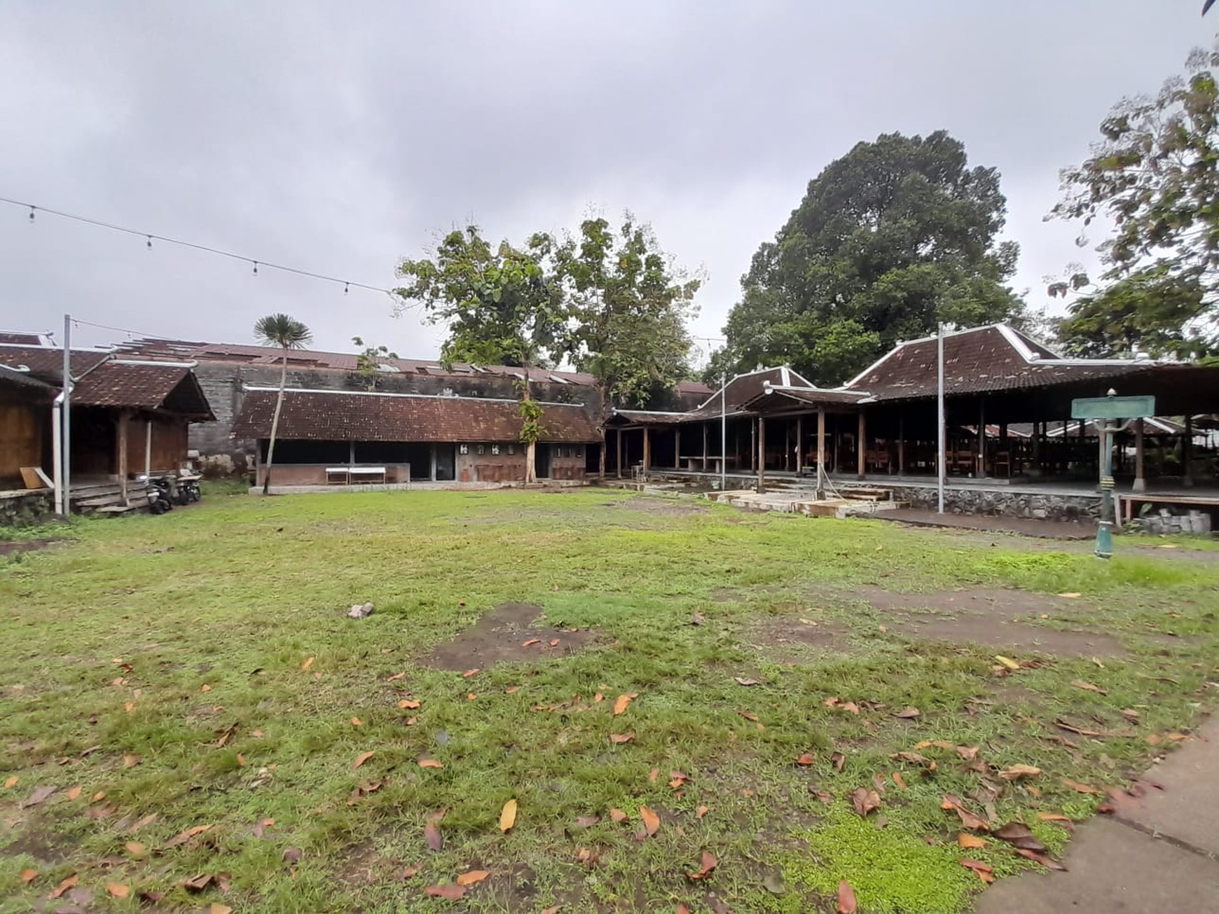 Tanah Komersial Luas 5.535 Meter Persegi Lokasi Premium di Mlati Sleman 