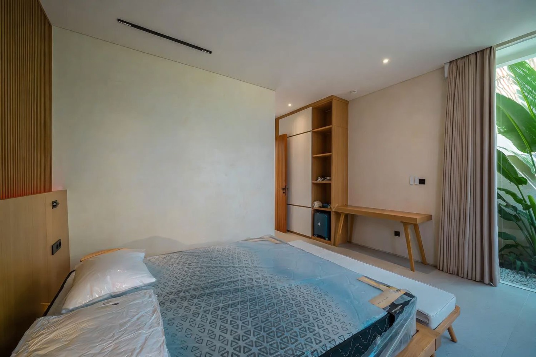 Leasehold - Stylish Villa with Smart Technology, Close to the Beach of Ungasan, Bali