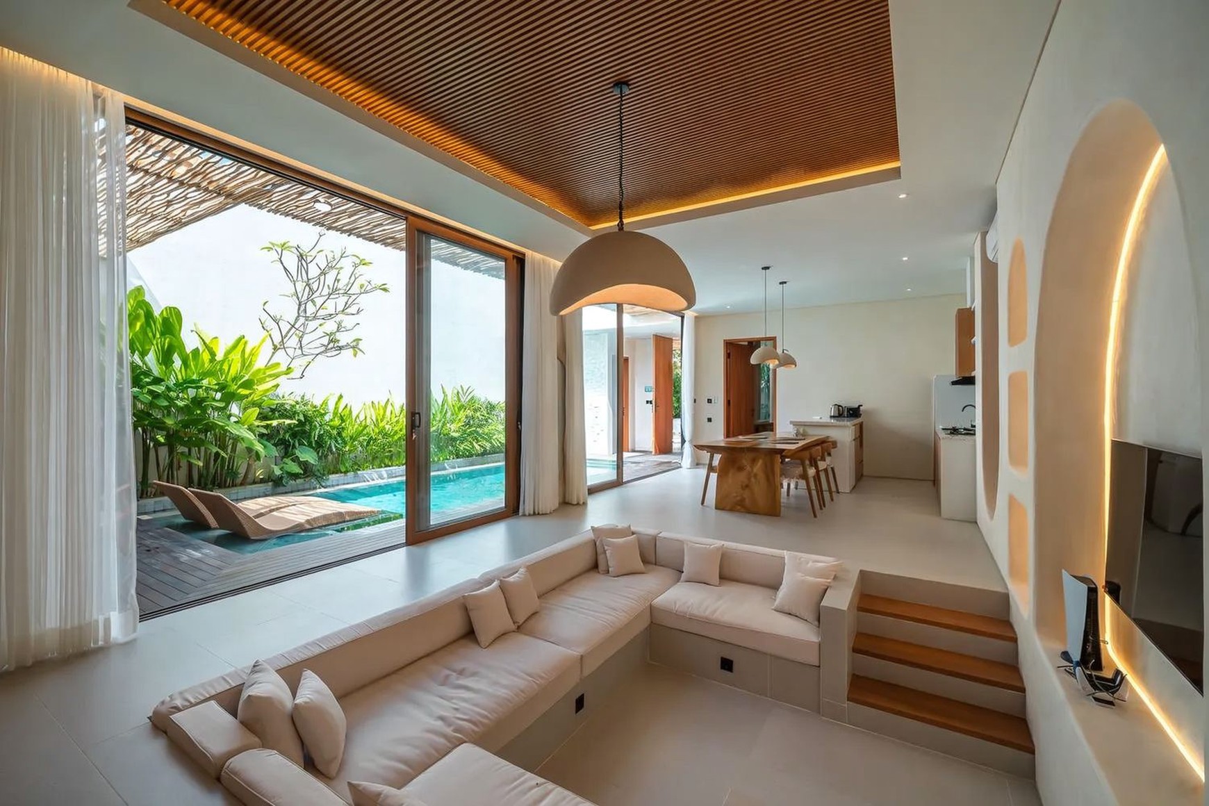 Leasehold - Stylish Villa with Smart Technology, Close to the Beach of Ungasan, Bali