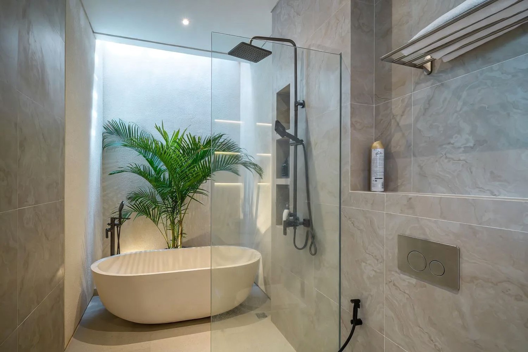 Leasehold - Stylish Villa with Smart Technology, Close to the Beach of Ungasan, Bali