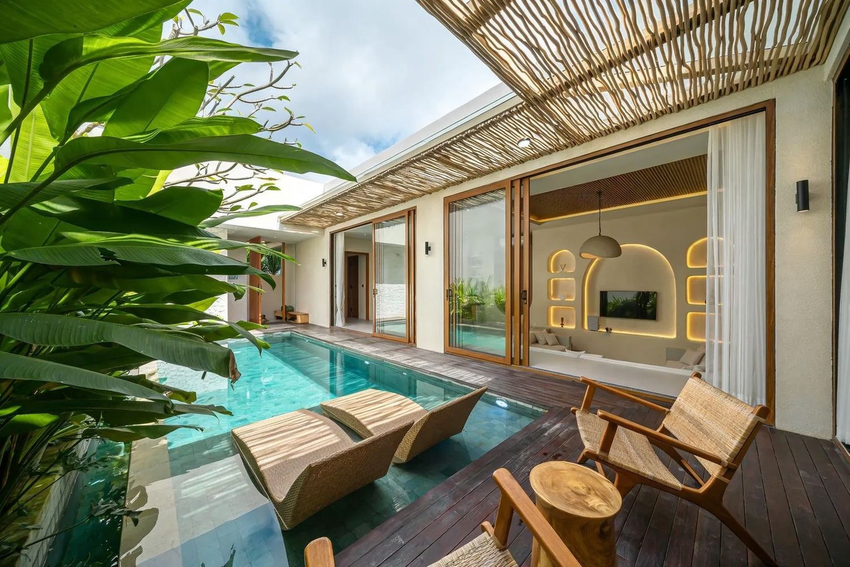 Leasehold - Stylish Villa with Smart Technology, Close to the Beach of Ungasan, Bali