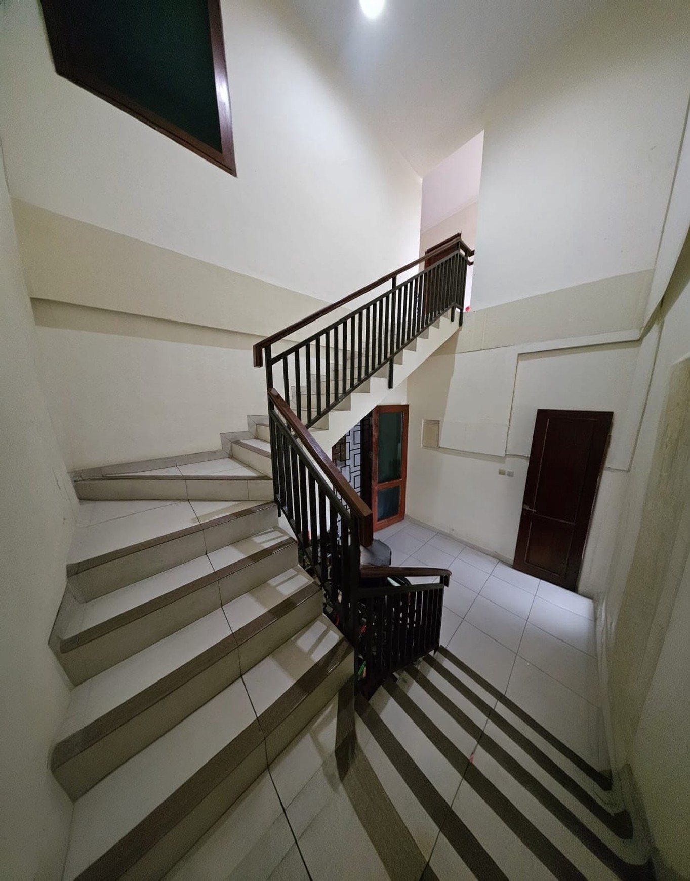 Rumah Bagus Di Jl Murai, Bintaro Jaya Sektor 1 Jakarta Selatan