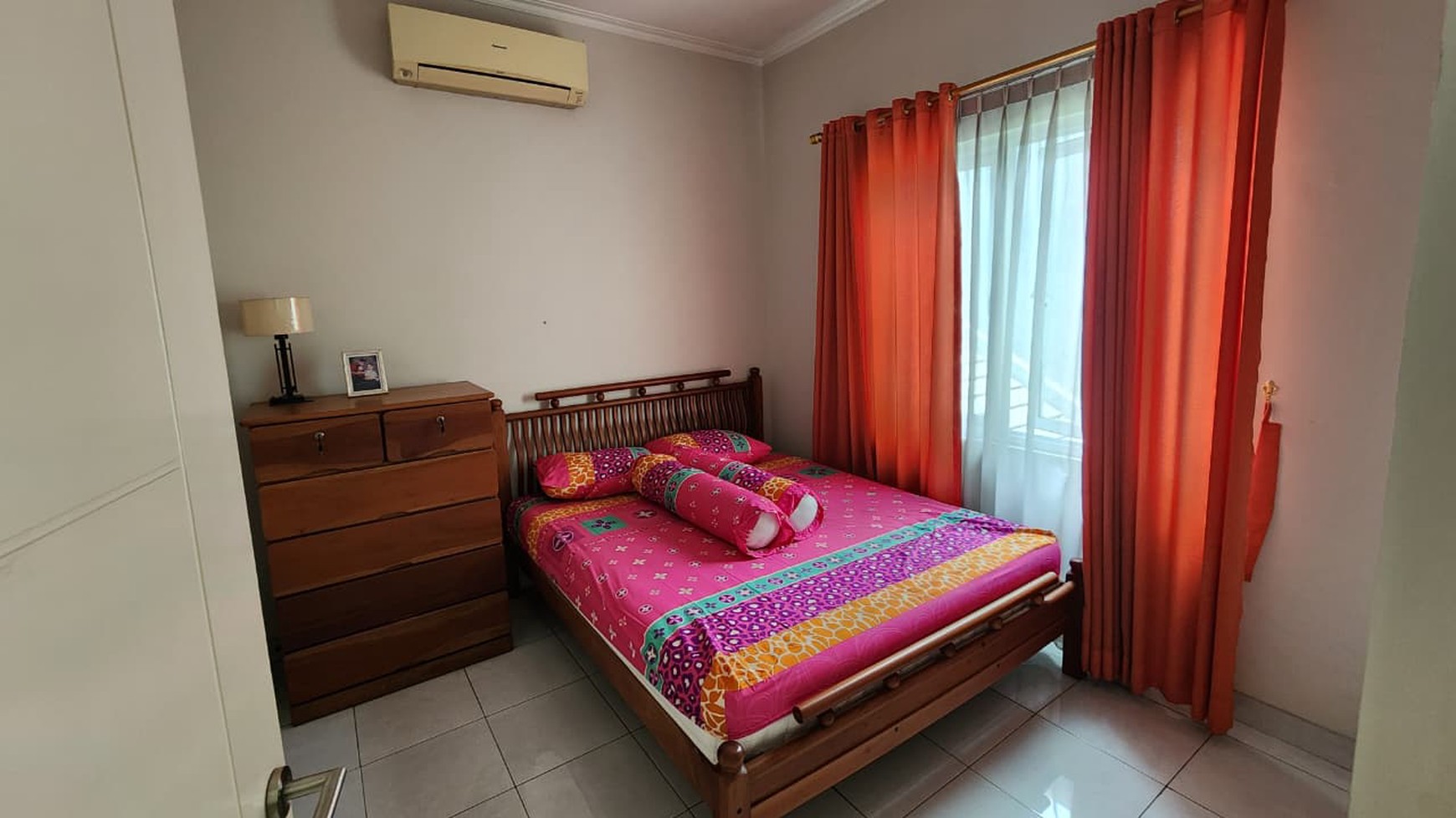 TERMURAH!! Rumah Cantik Furnished, Rapi Siap Huni Kota Wisata Cibubur 