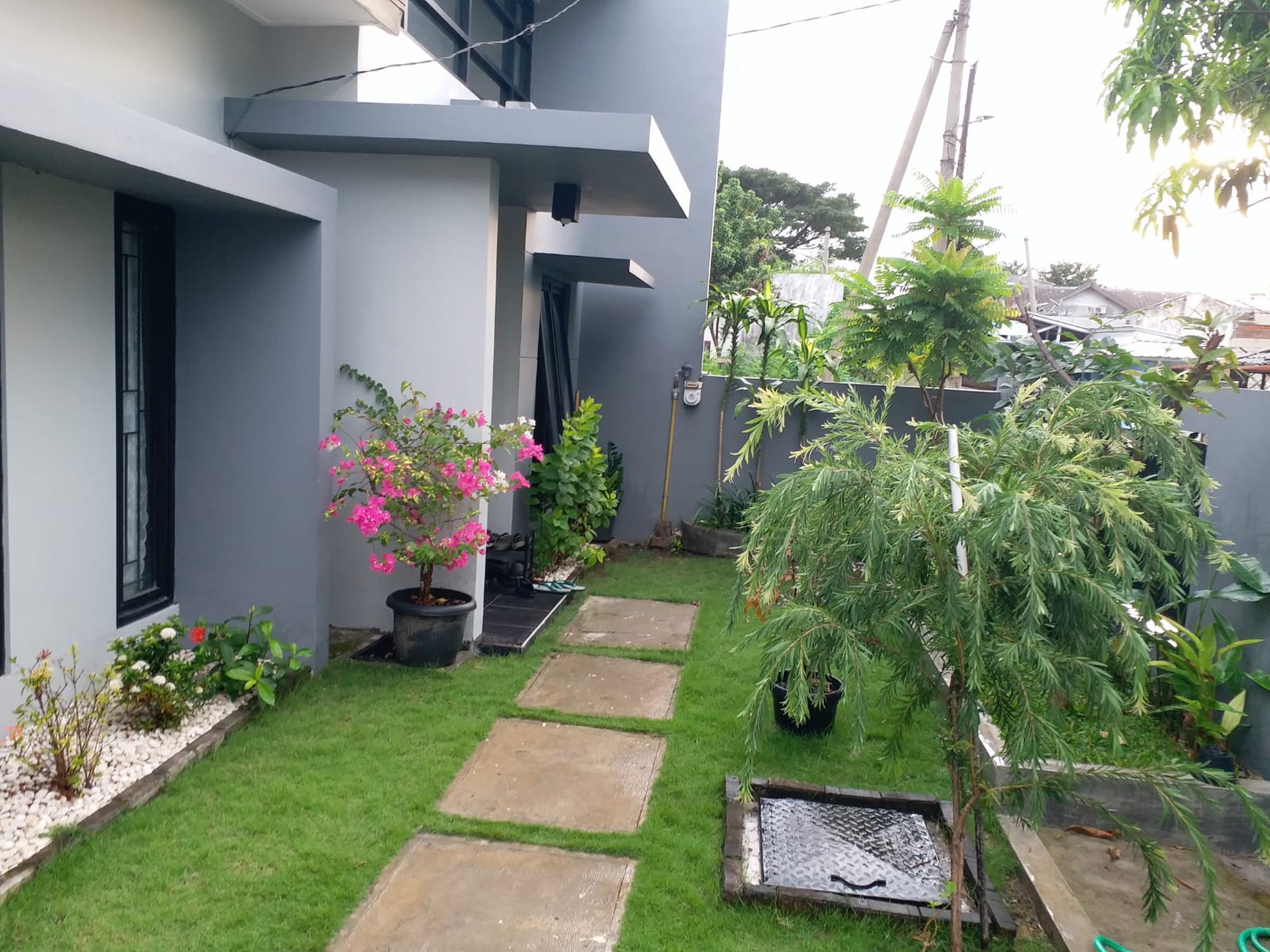 Rumah Bagus Di Perum Rangkut Pandug Surabaya Jawa Timur