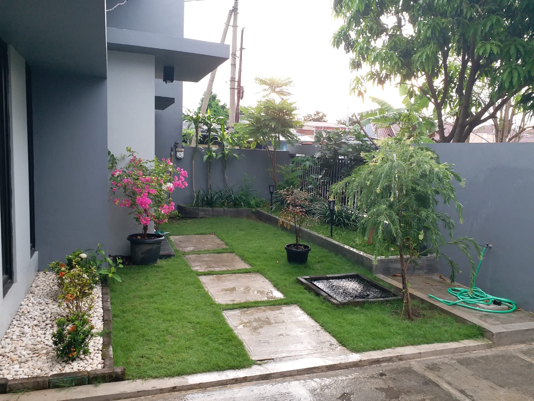 Rumah Bagus Di Perum Rangkut Pandug Surabaya Jawa Timur