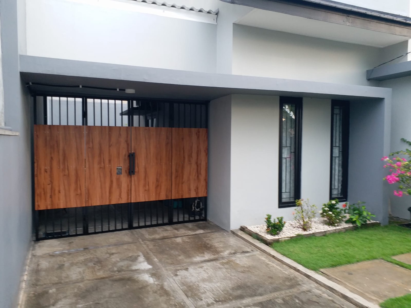 Rumah Bagus Di Perum Rangkut Pandug Surabaya Jawa Timur