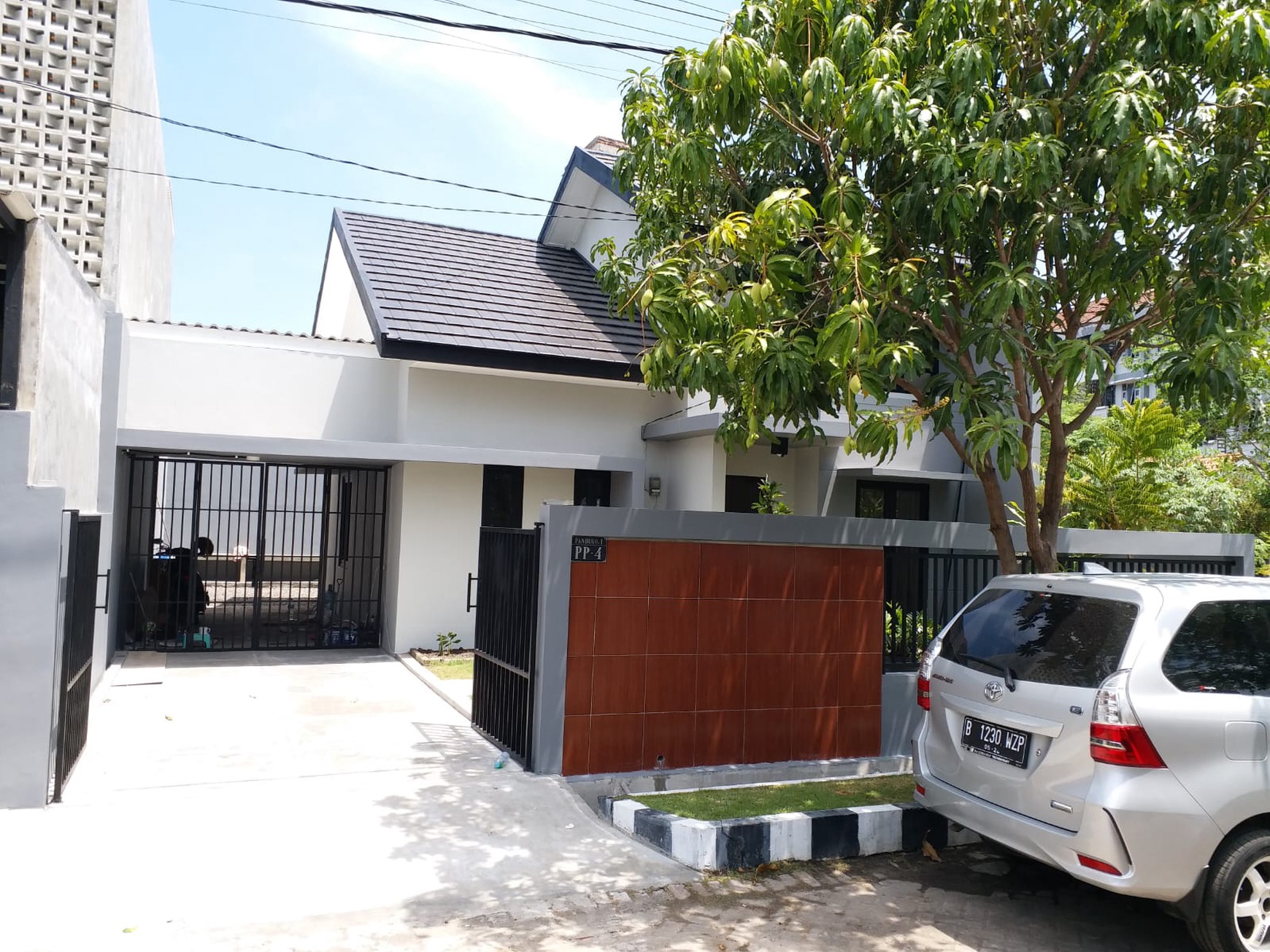 Rumah Bagus Di Perum Rangkut Pandug Surabaya Jawa Timur
