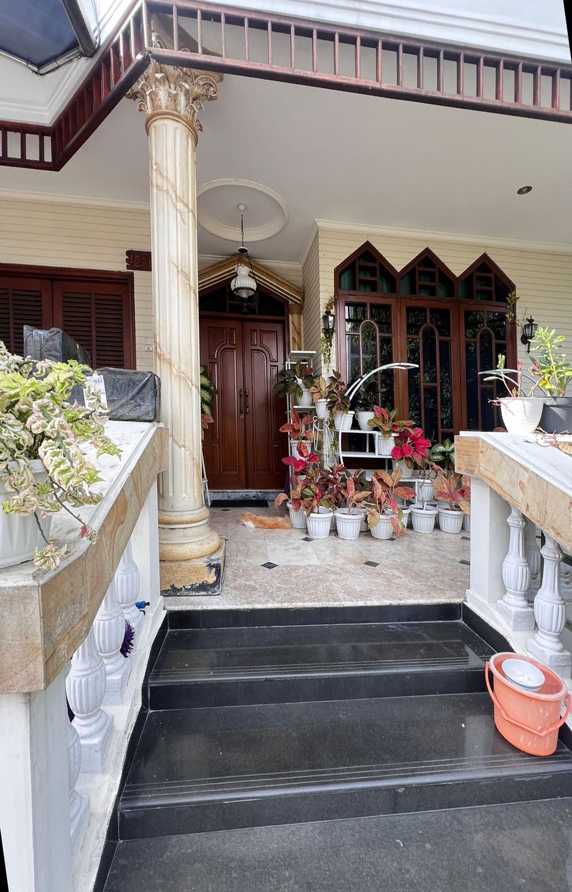 Rumah Mewah Split Level 3 Lantai di Citraland Puri Widya Kencana Hook - Hadap Timur Selatan, Dekat Taman