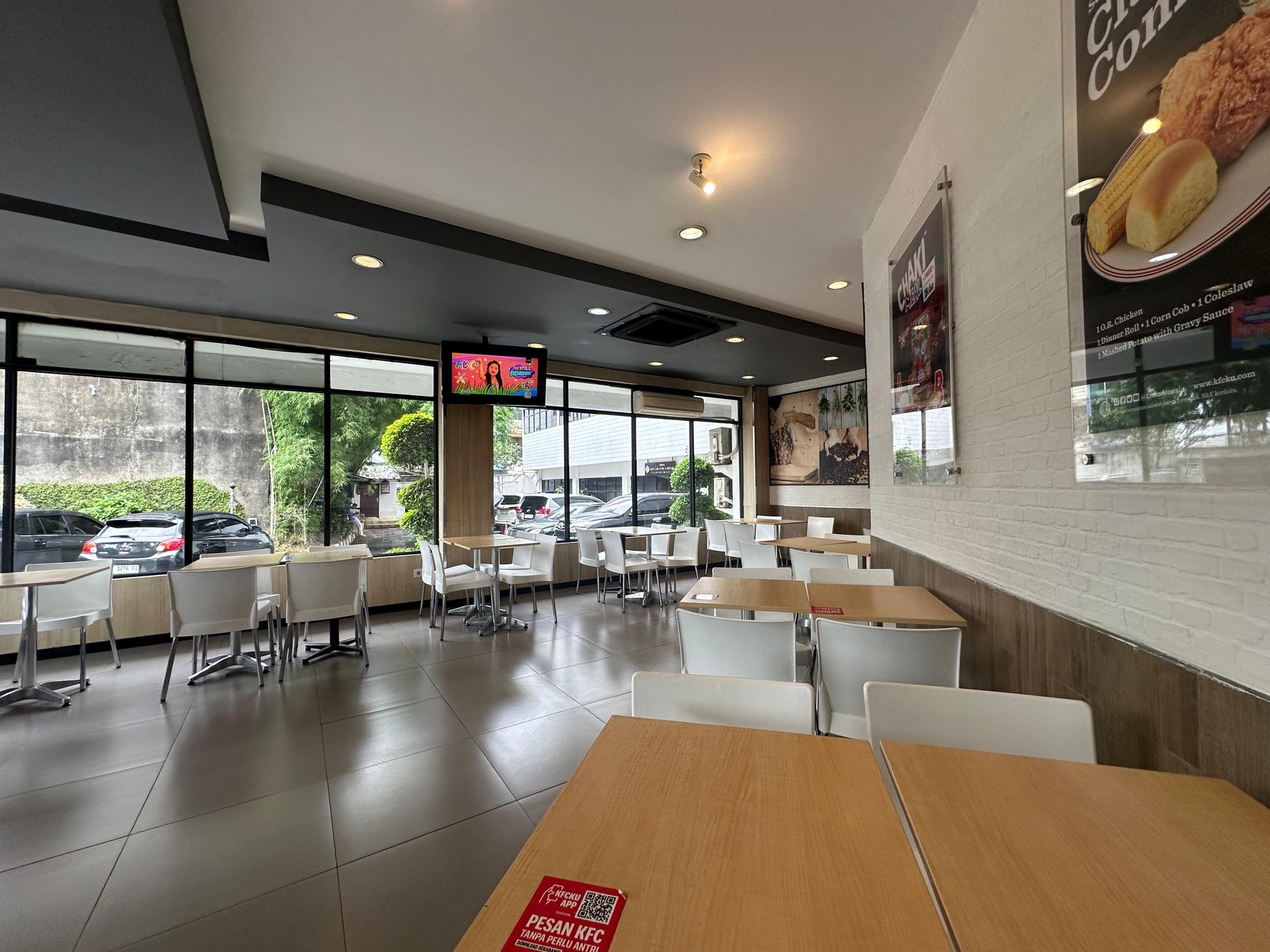 Disewa ruang usaha untuk resto strategis di Mampang Prapatan - Jakarta Selatan
