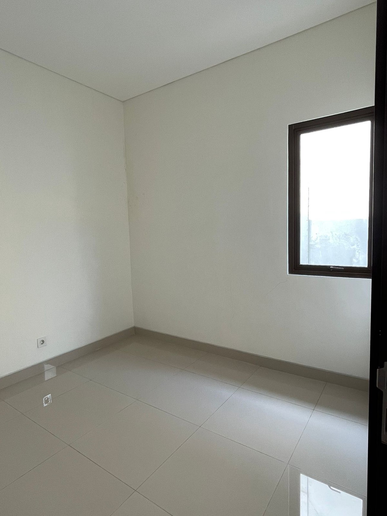 Posisi Hoek di Mozia Aure BSD, dekat AEON Mall