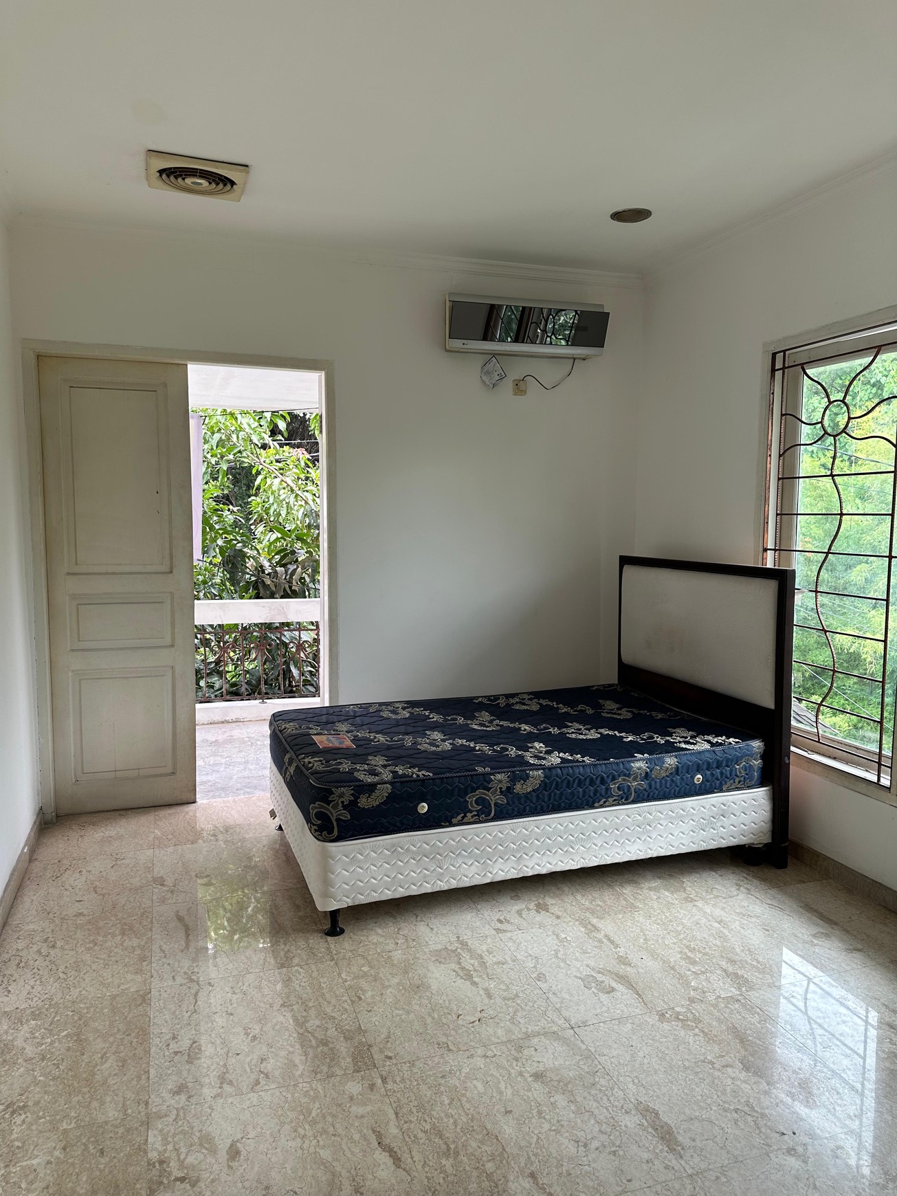 Rumah disewakan di Pondok Indah - Nyaman dan Aman