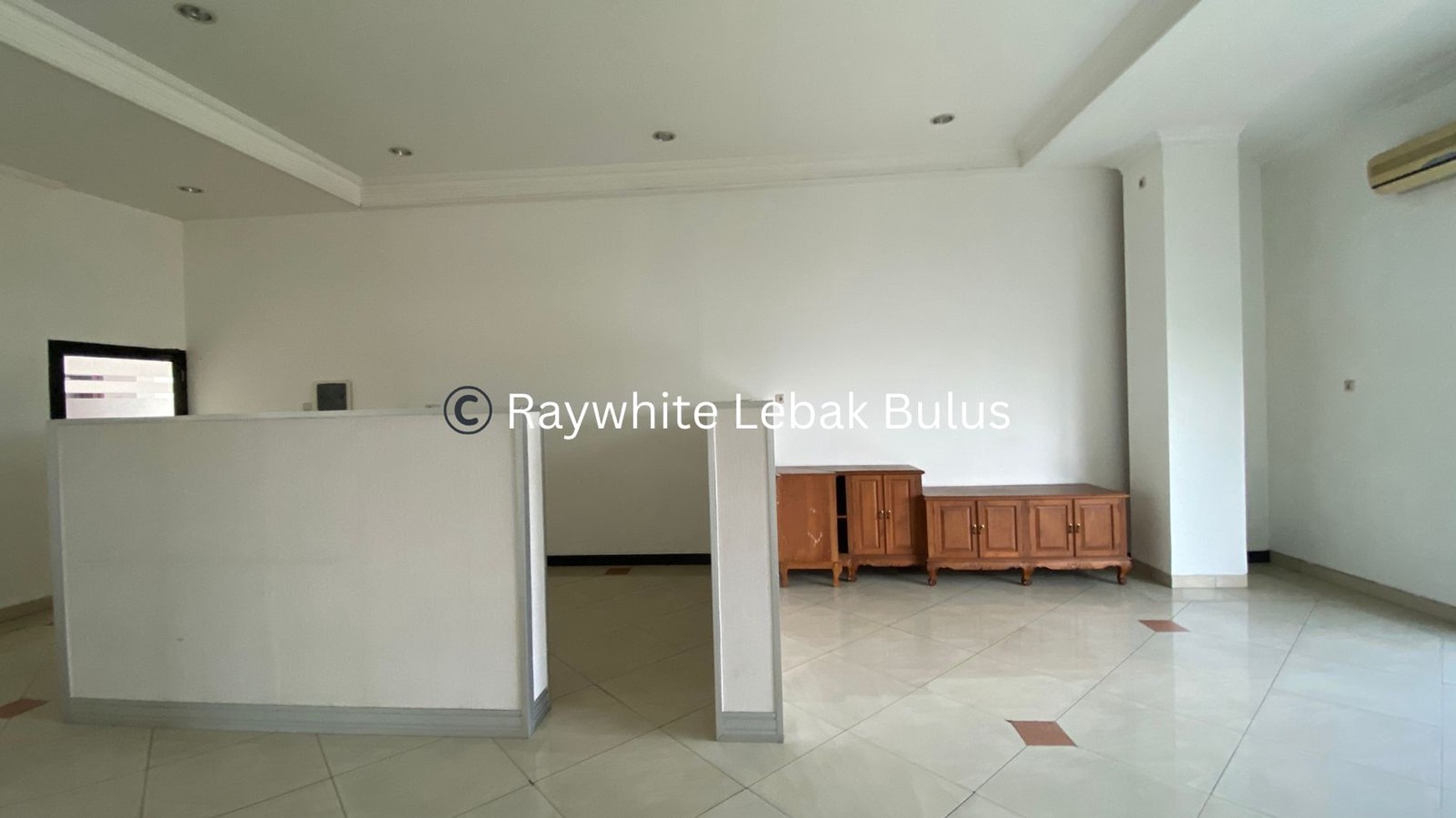 Disewakan Murah! Ruang Kantor di Premium Area Wolter Monginsidi, Jakarta Selatan