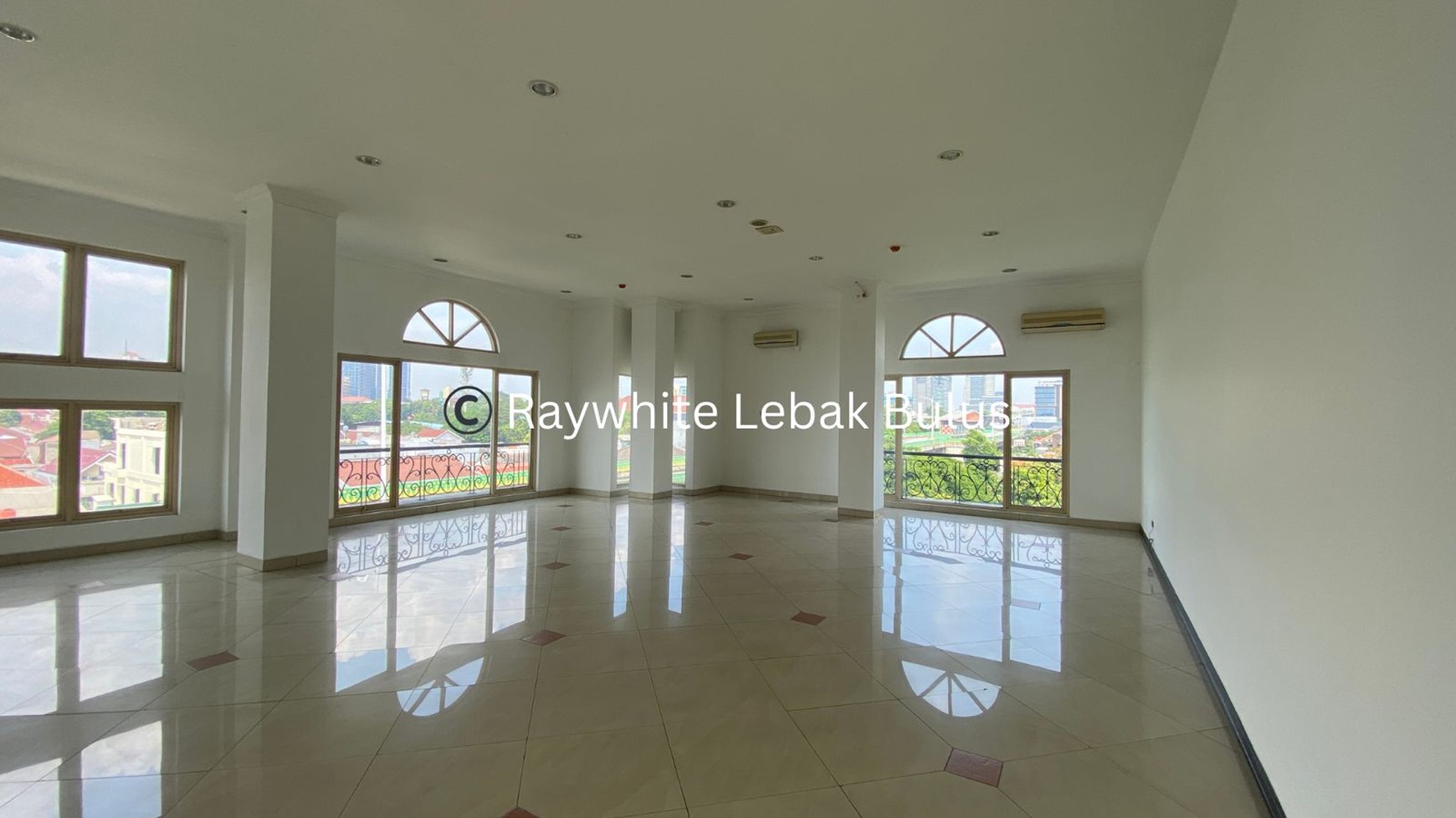 Disewakan Murah! Ruang Kantor di Premium Area Wolter Monginsidi, Jakarta Selatan