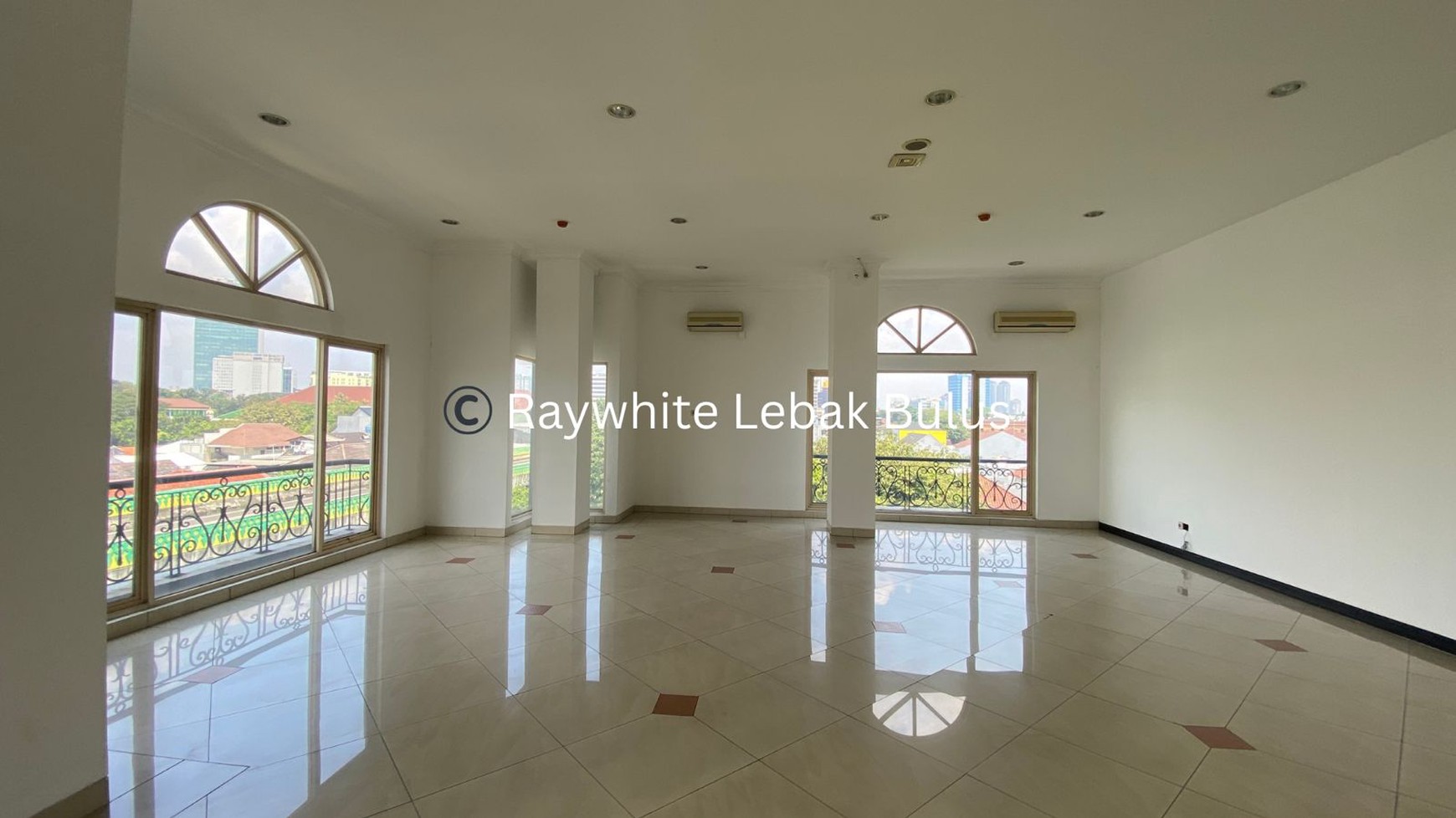Disewakan Murah! Ruang Kantor di Premium Area Wolter Monginsidi, Jakarta Selatan