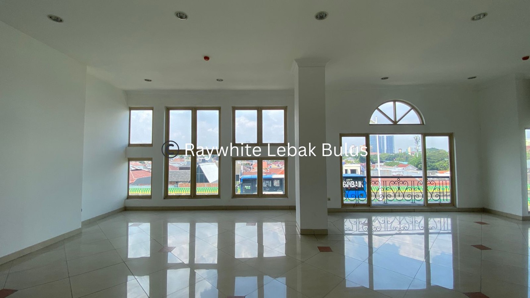 Disewakan Murah! Ruang Kantor di Premium Area Wolter Monginsidi, Jakarta Selatan