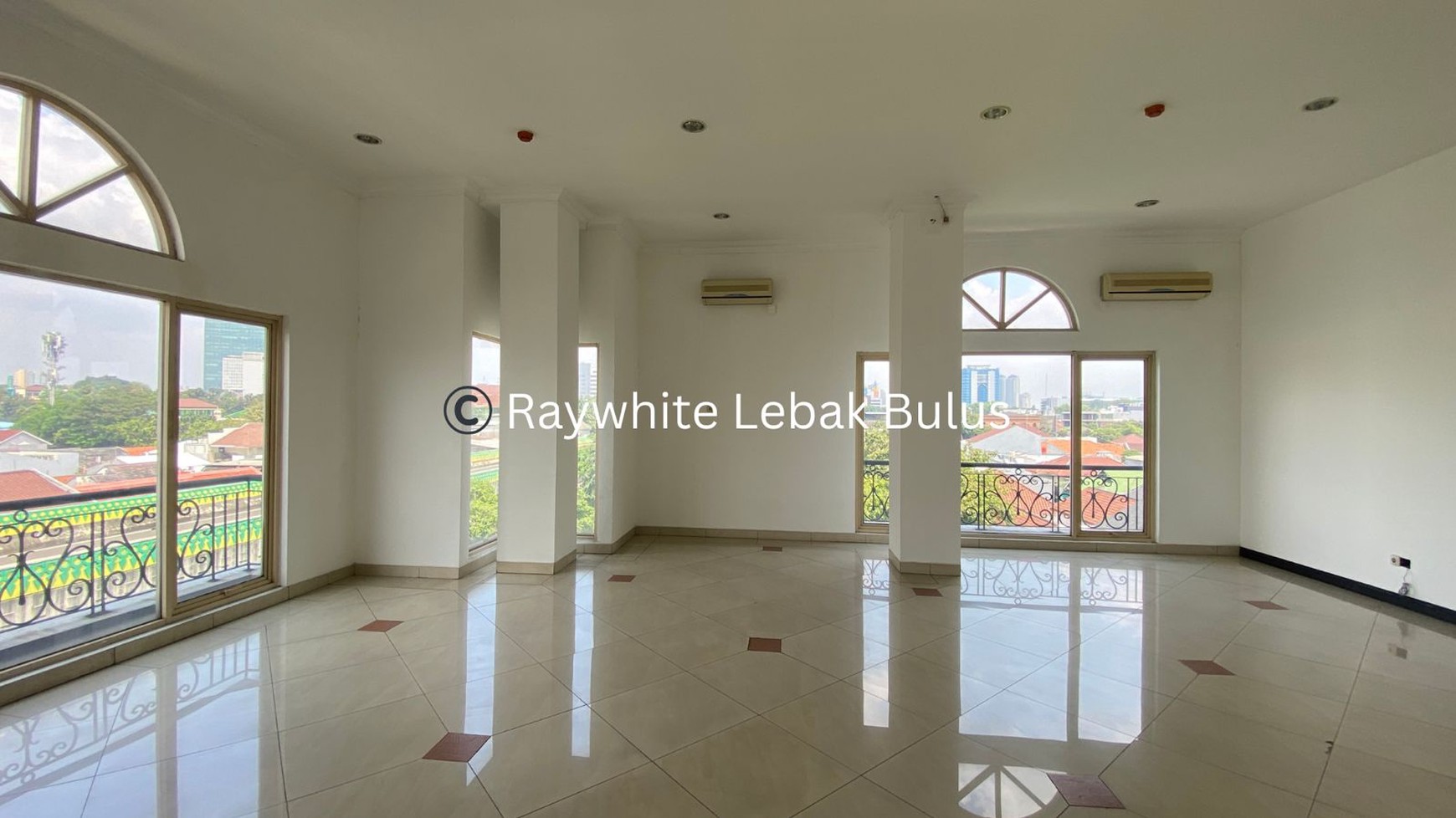 Disewakan Murah! Ruang Kantor di Premium Area Wolter Monginsidi, Jakarta Selatan