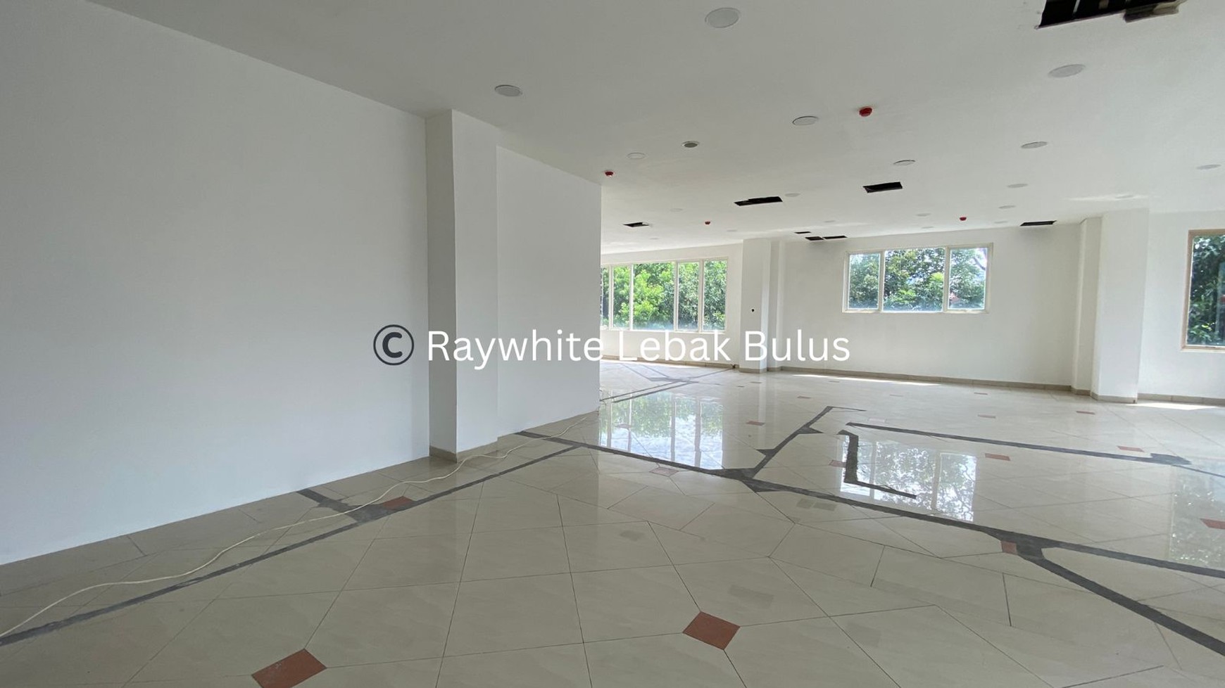 Disewakan Murah! Ruang Kantor di Premium Area Wolter Monginsidi, Jakarta Selatan
