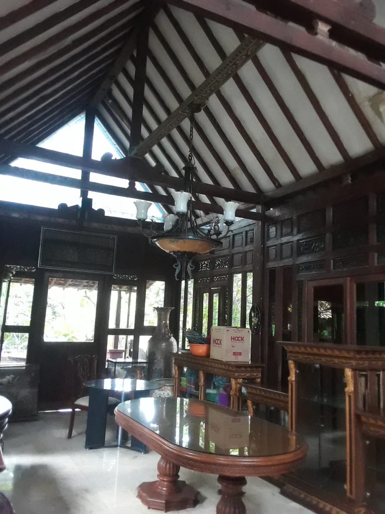 Dijual resort pribadi halaman yang luas di lingkungan yang tenang di Sawangan