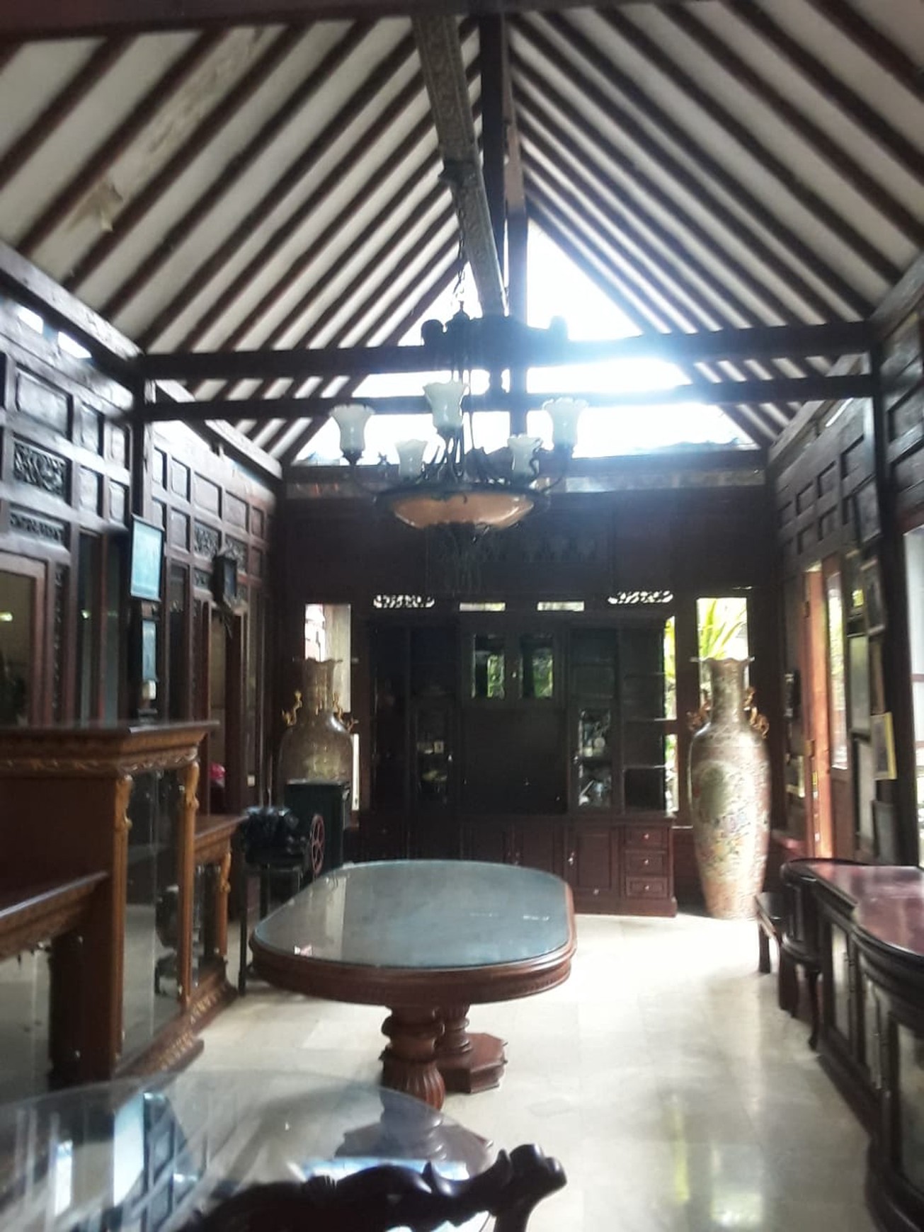 Dijual resort pribadi halaman yang luas di lingkungan yang tenang di Sawangan
