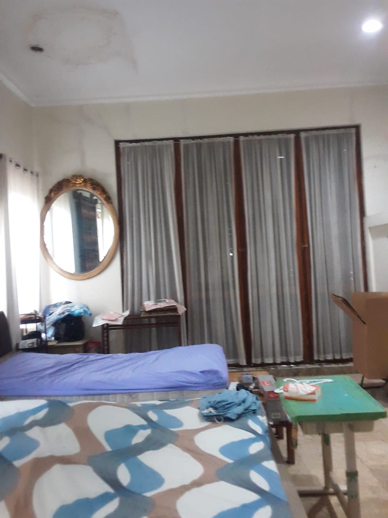 Dijual resort pribadi halaman yang luas di lingkungan yang tenang di Sawangan