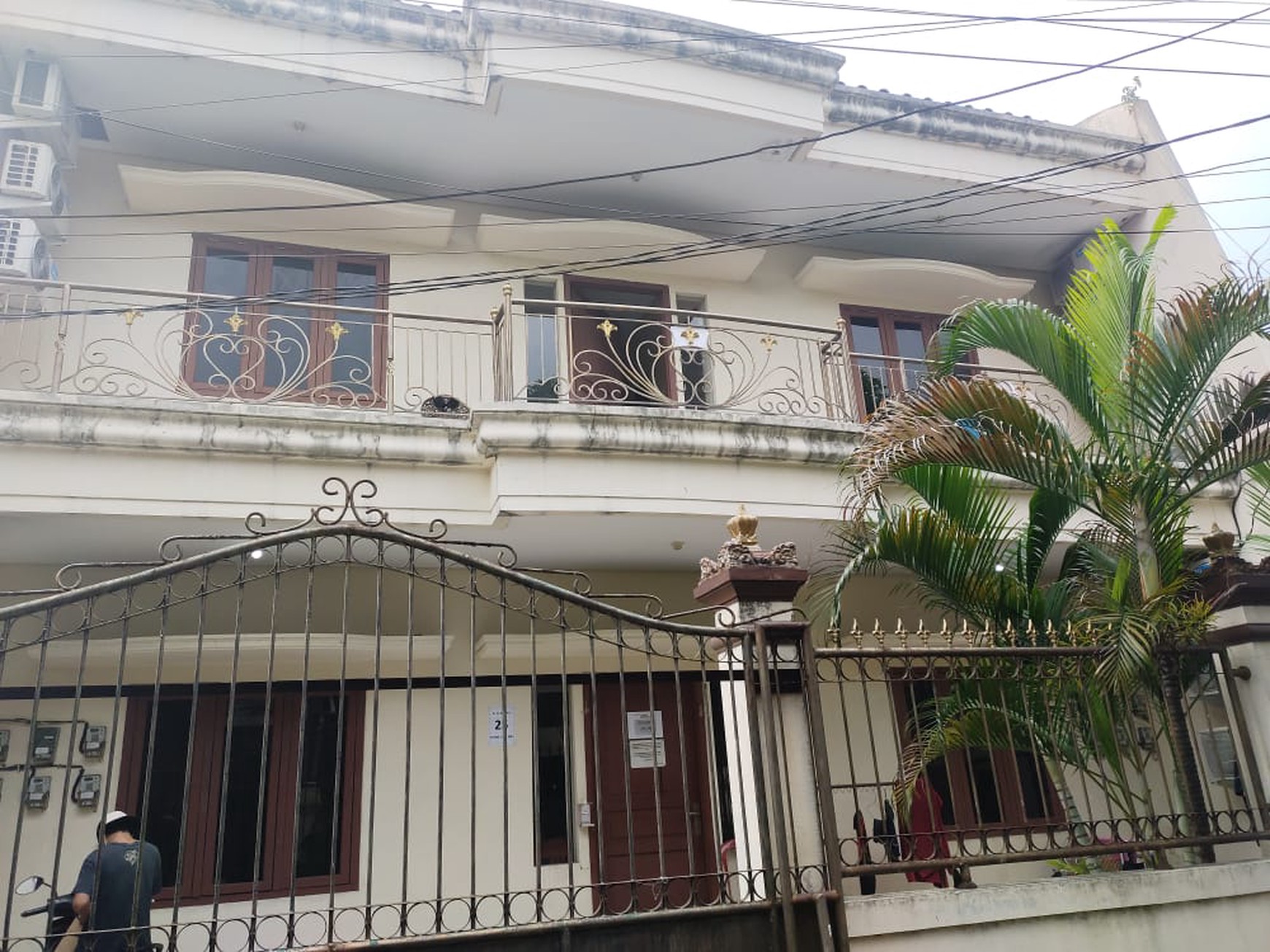 DIJUAL CEPAT Rumah KOST 3 Lantai Sektor 1 BINTARO Jakarta Selatan