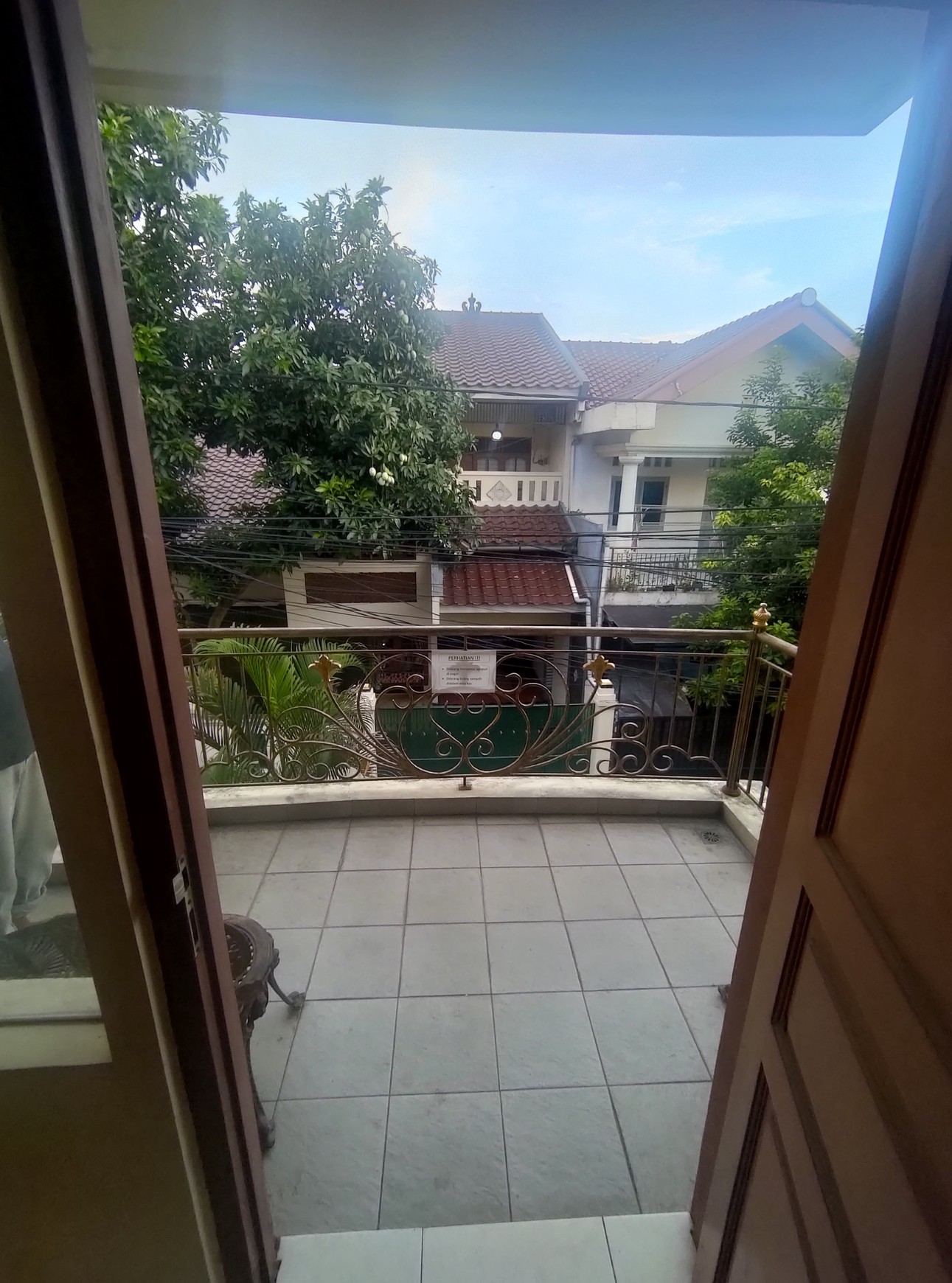 DIJUAL CEPAT Rumah KOST 3 Lantai Sektor 1 BINTARO Jakarta Selatan