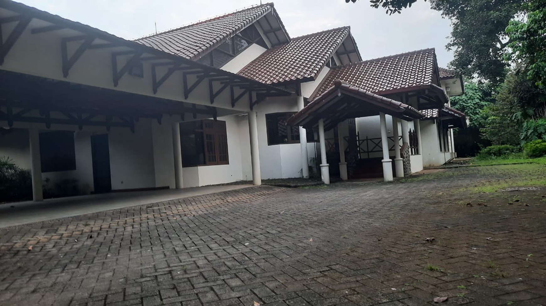 Rumah Kebun Asri & Nyaman Lokasi  Strategis Harga Dibawah NJOP di Lebak Bulus,  Jakarta Selatan