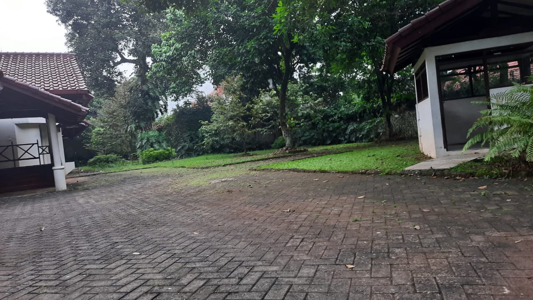 Rumah Kebun Asri & Nyaman Lokasi  Strategis Harga Dibawah NJOP di Lebak Bulus,  Jakarta Selatan