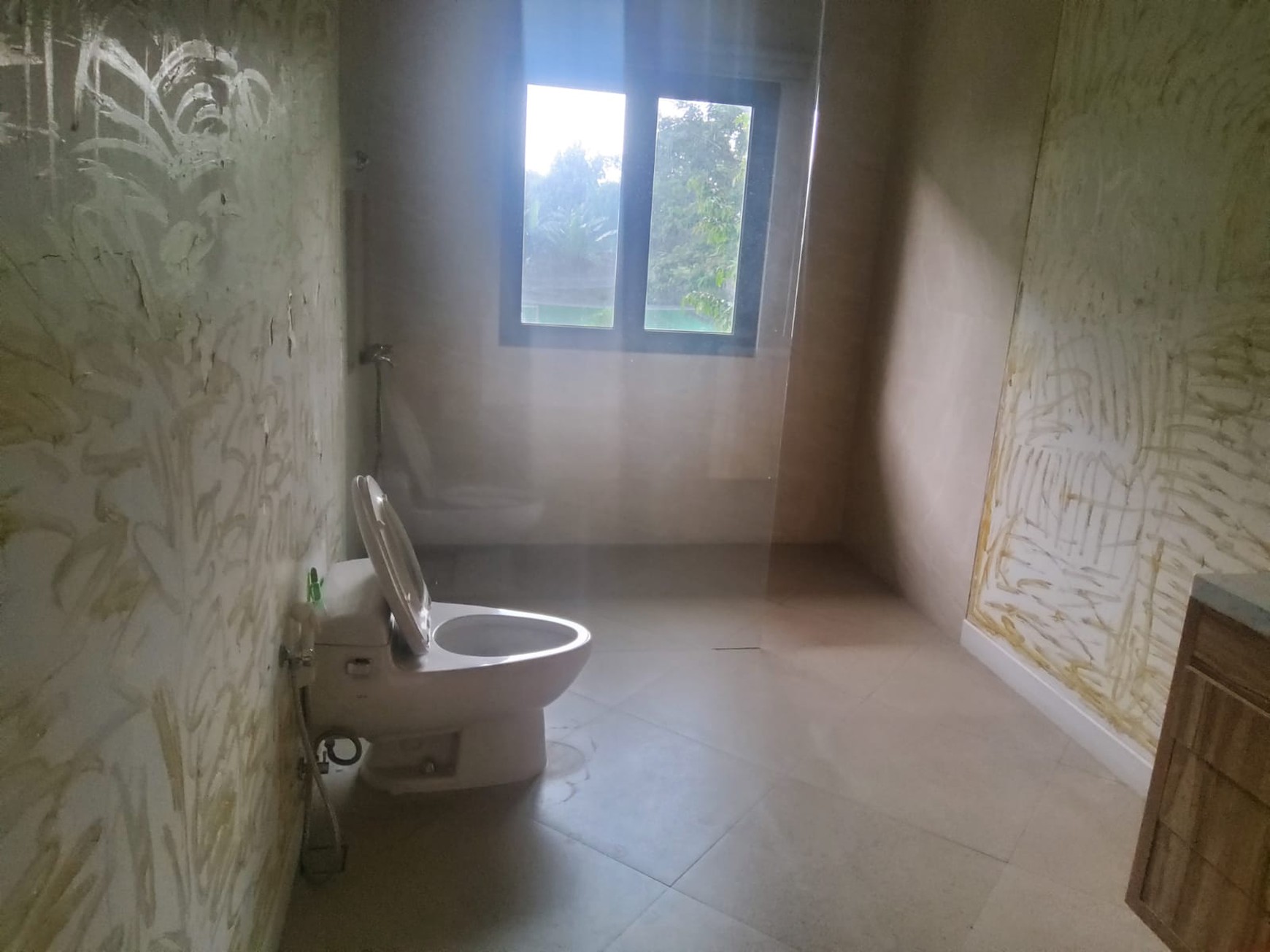 Rumah Kebun Asri & Nyaman Lokasi  Strategis Harga Dibawah NJOP di Lebak Bulus,  Jakarta Selatan