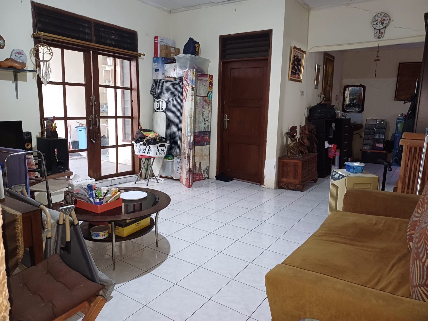 Rumah siap huni dijual di Cideng, Jakarta Pusat.