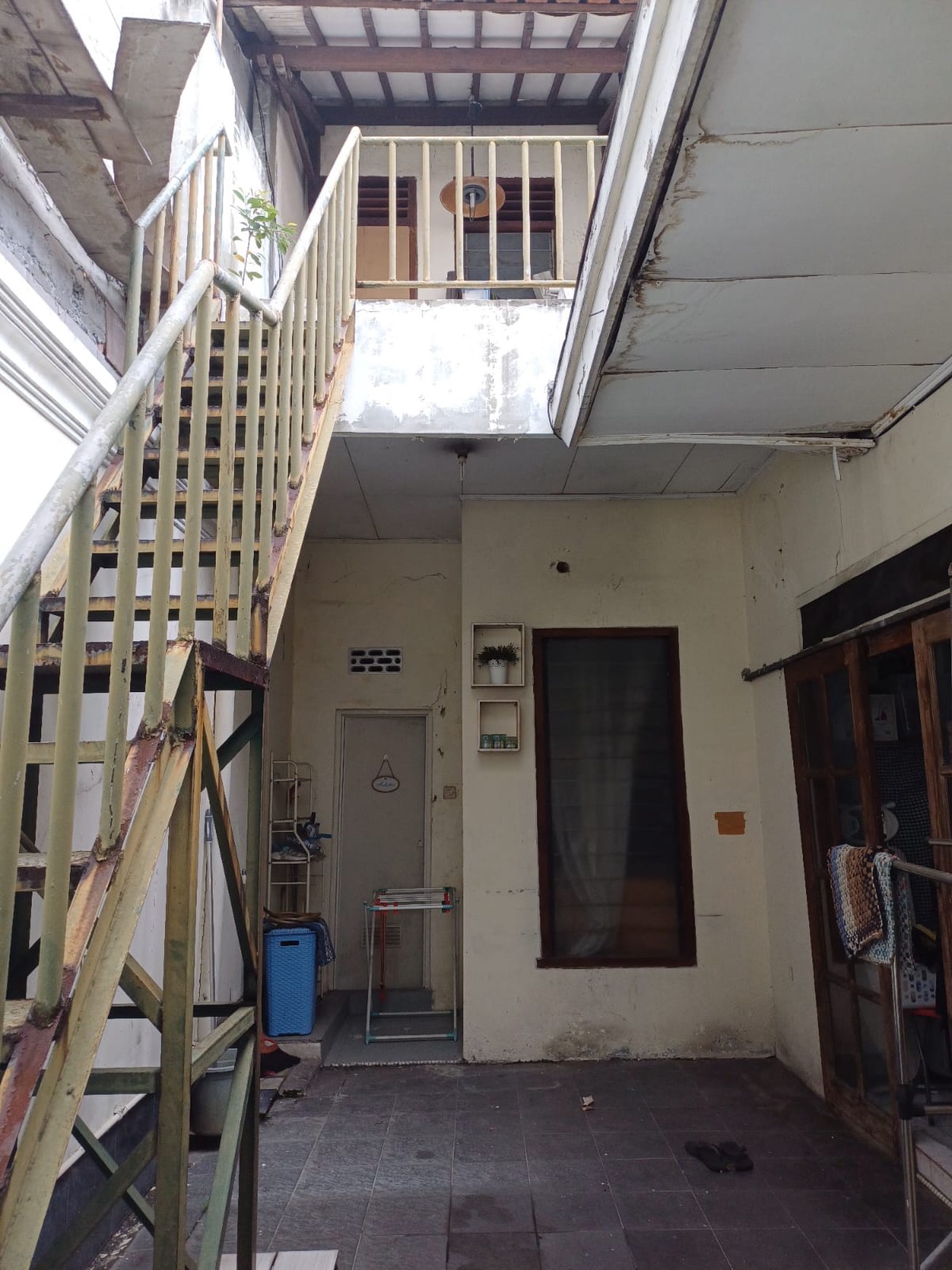 Rumah siap huni dijual di Cideng, Jakarta Pusat.
