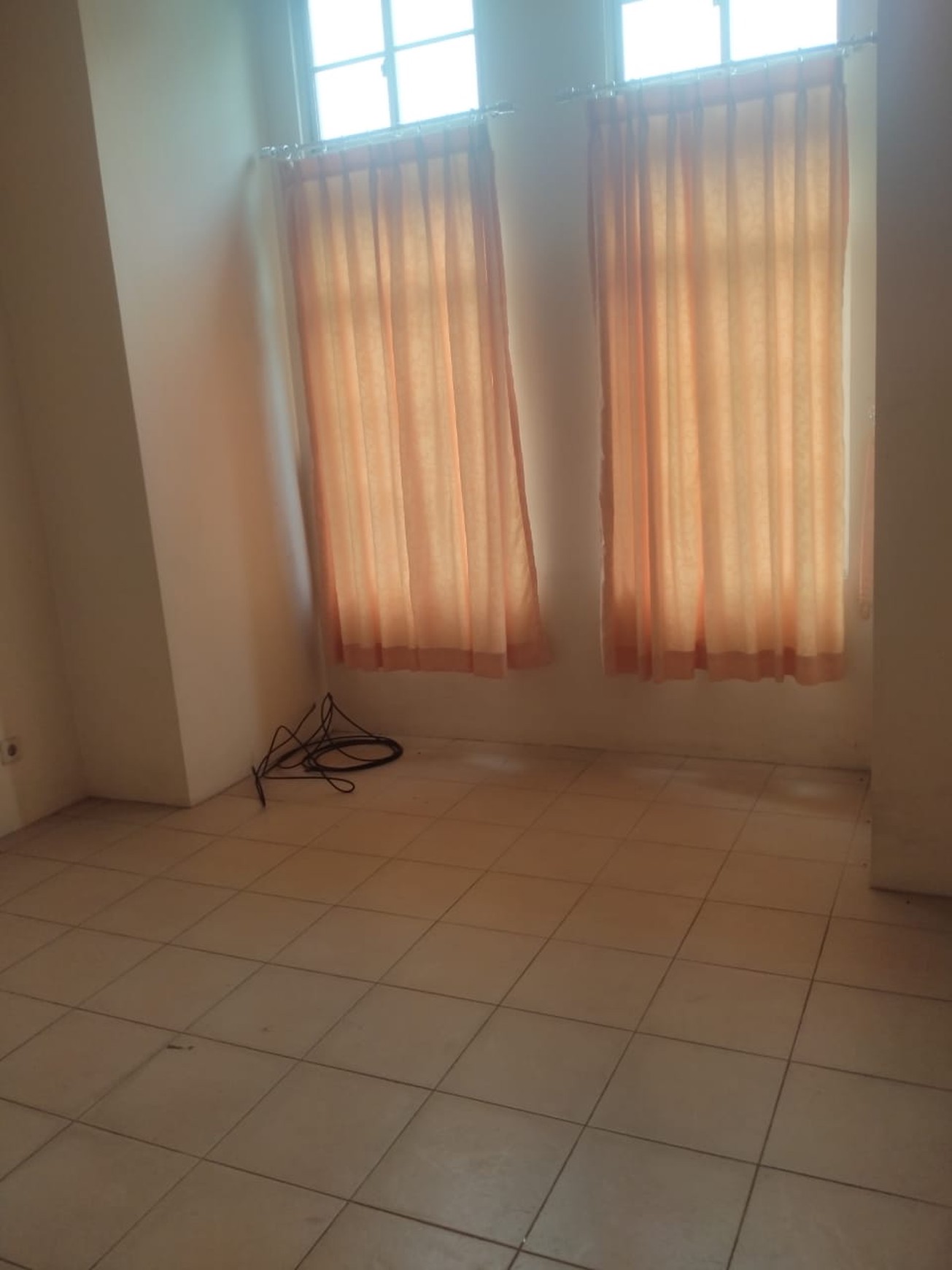 Disewa Rumah Nyaman & Rapi Cluster Britania, Karawaci, Tangerang