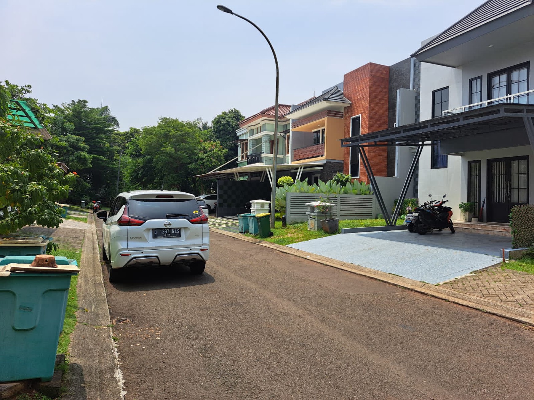 Kavling luas 414 meter persegi tengah kota Versailes Bsd Tangerang Selatan Indonesia