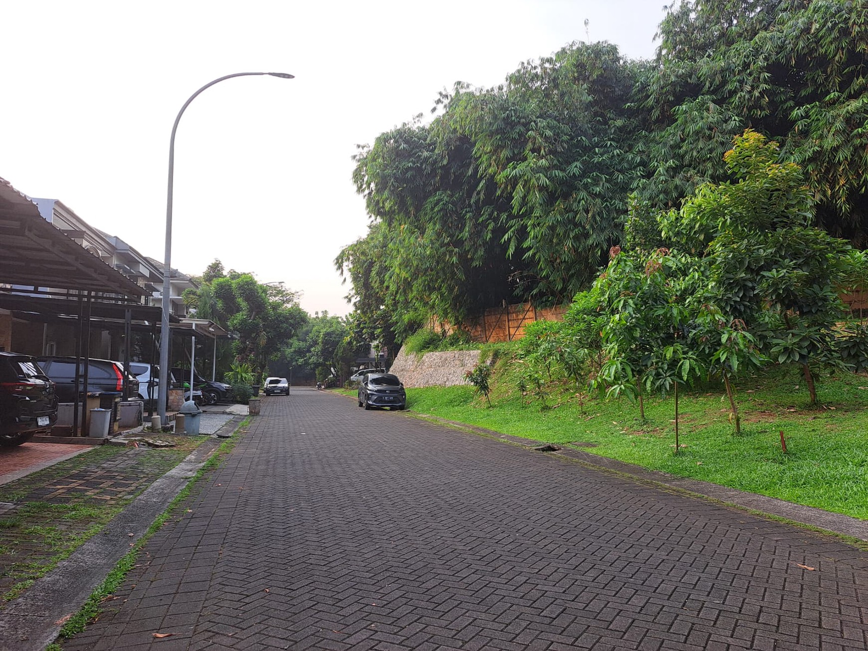 Kavling bagus dapat tanah lebih fasum samping belakang luas 198 meter persegi di Delatinos Carribean Islands Bsd City Tangerang Selatan Indonesia